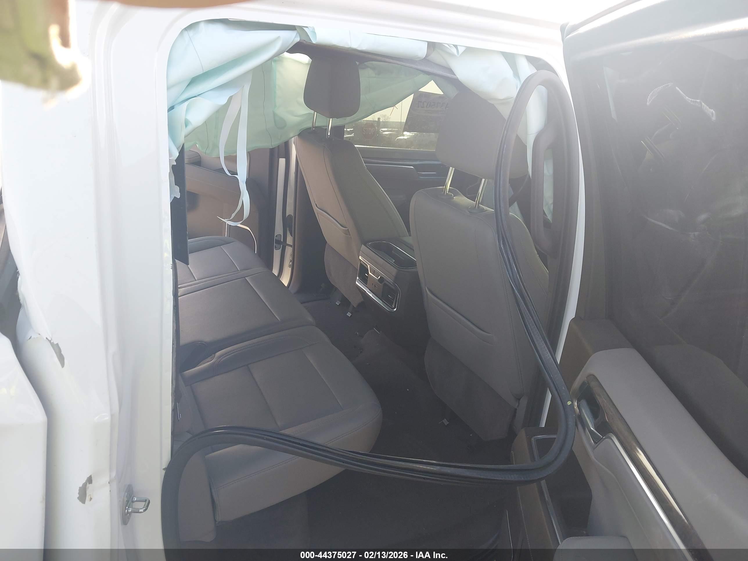 CHEVROLET SILVERADO image 8