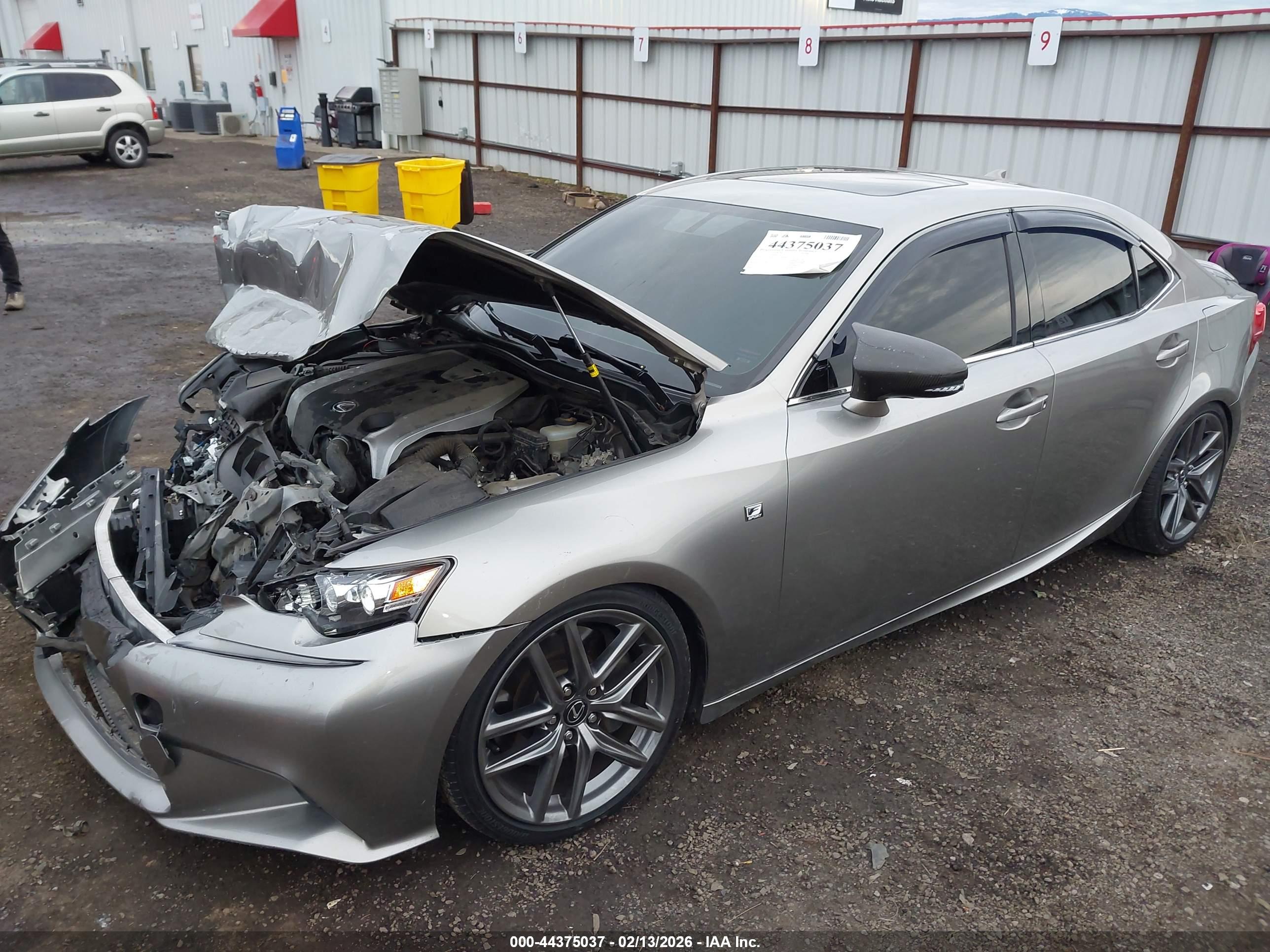 LEXUS IS image 2