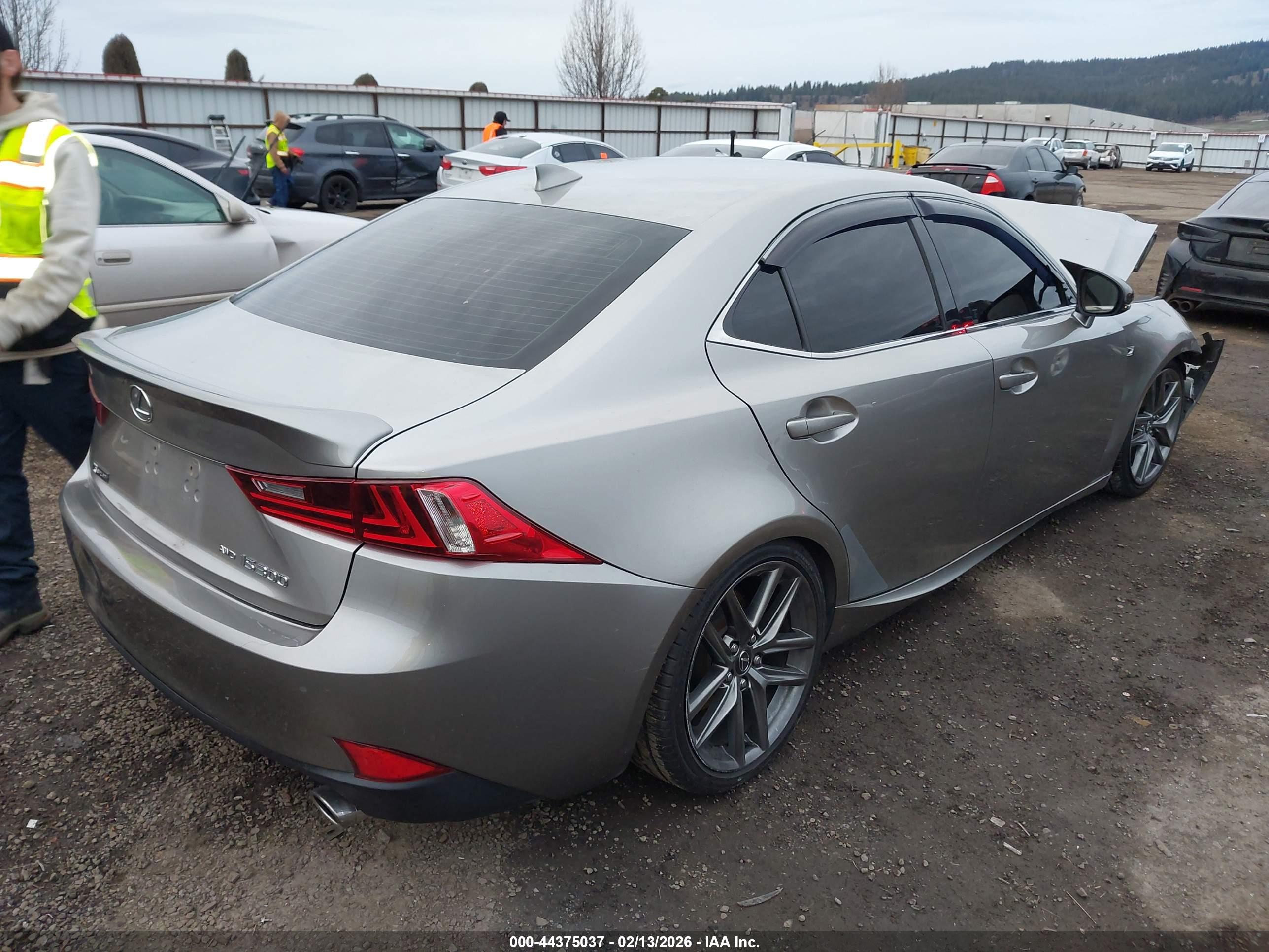 LEXUS IS image 4