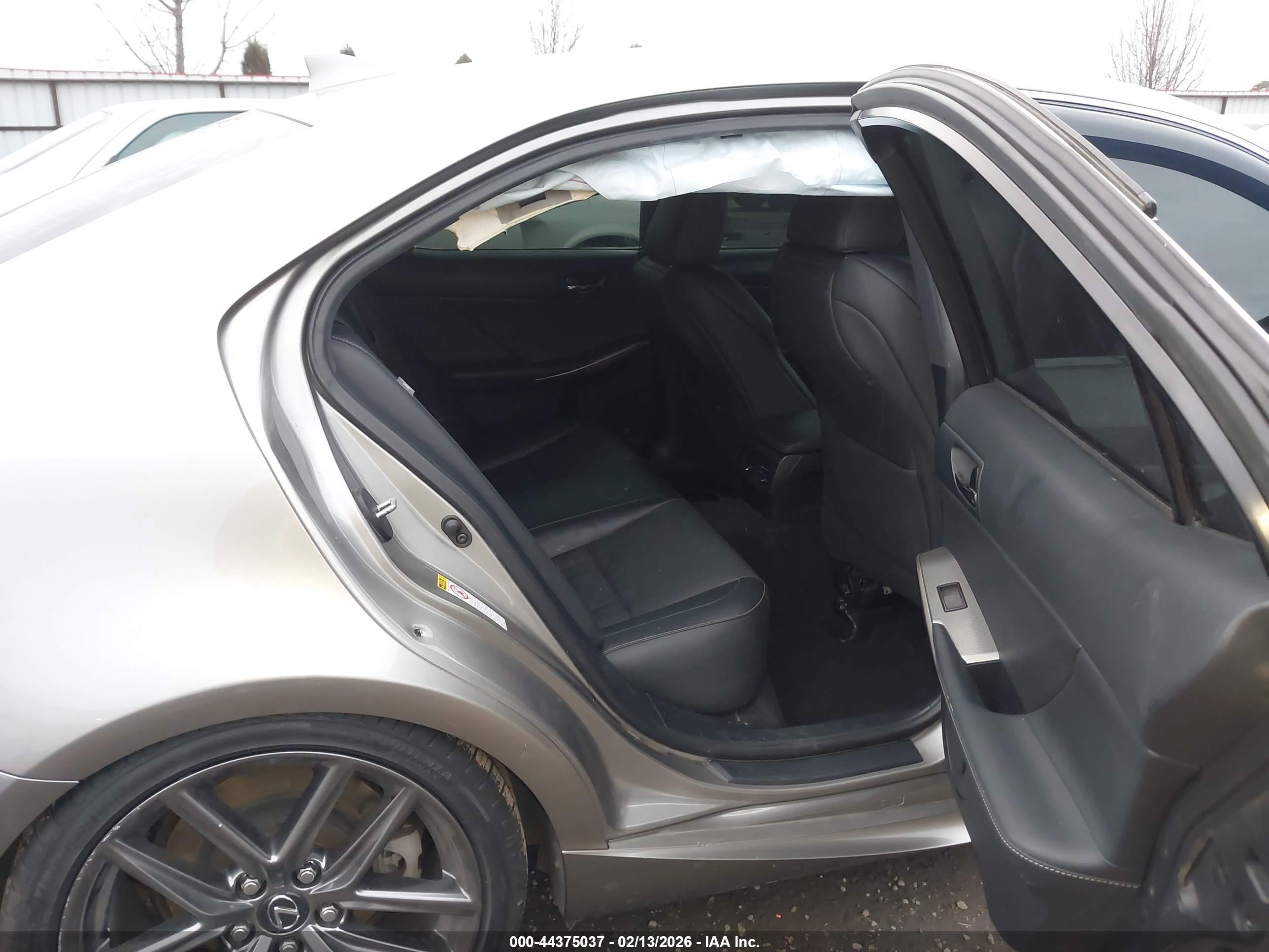 LEXUS IS image 8