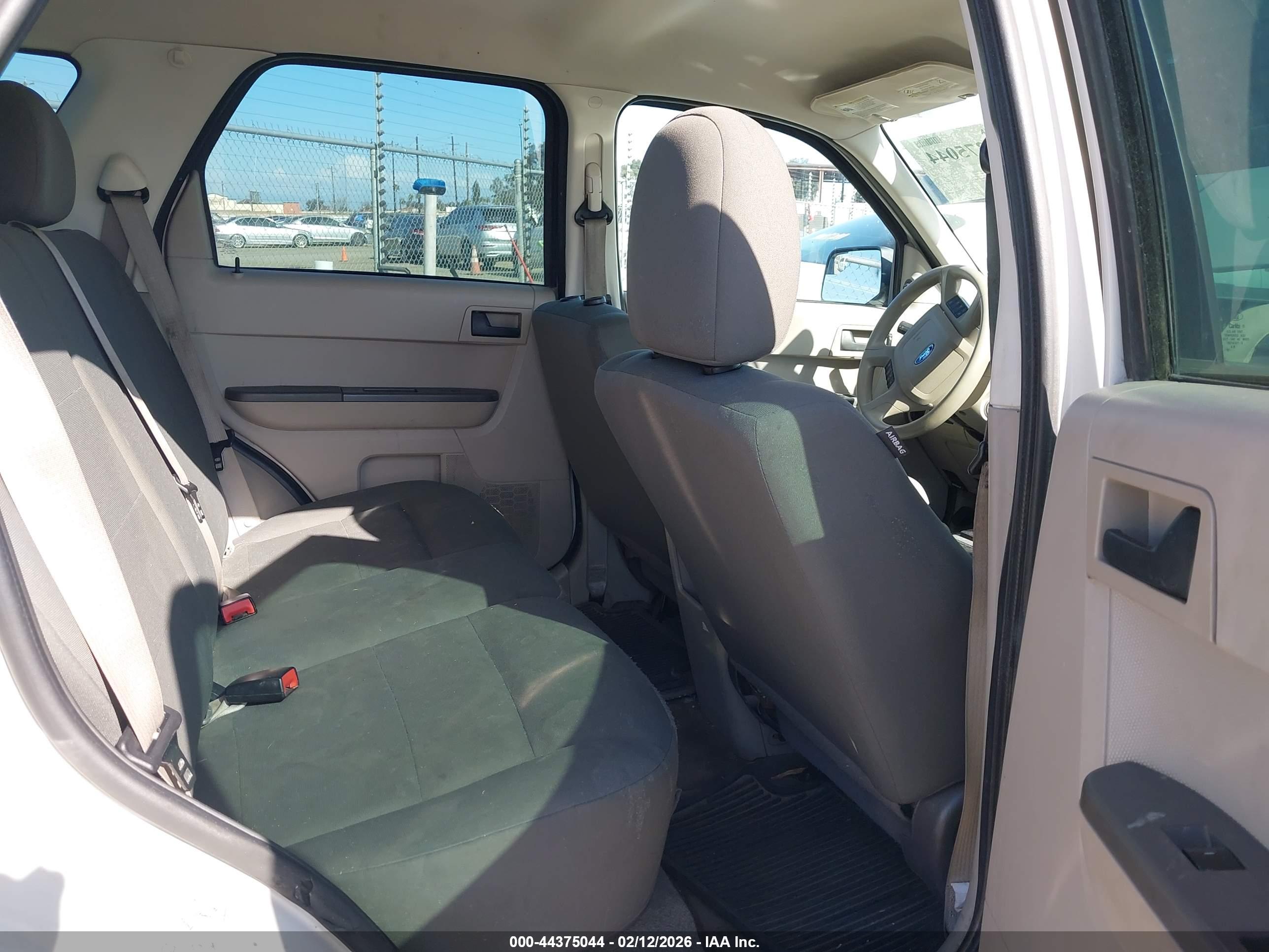 FORD ESCAPE image 8