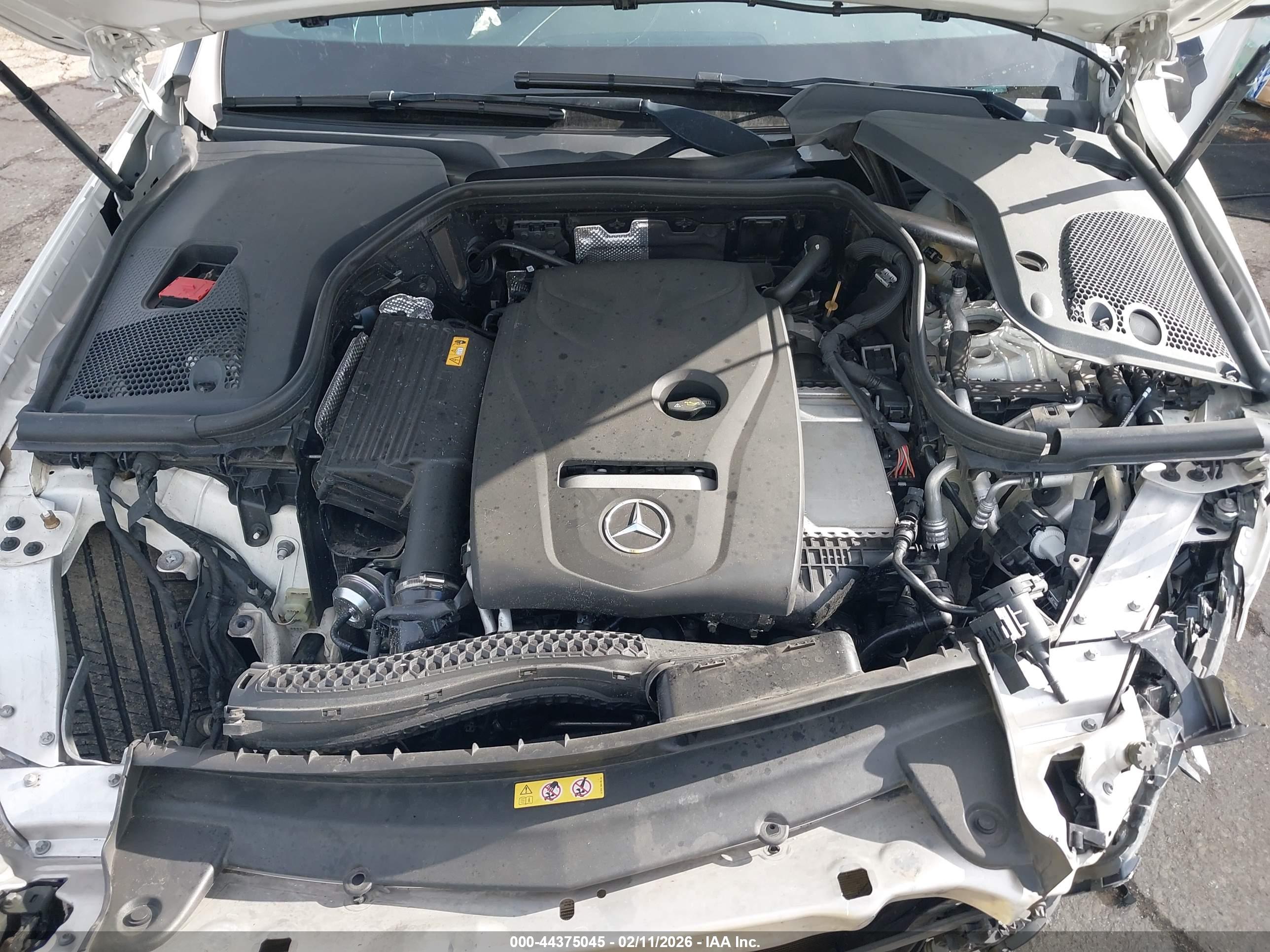 MERCEDES-BENZ E image 10