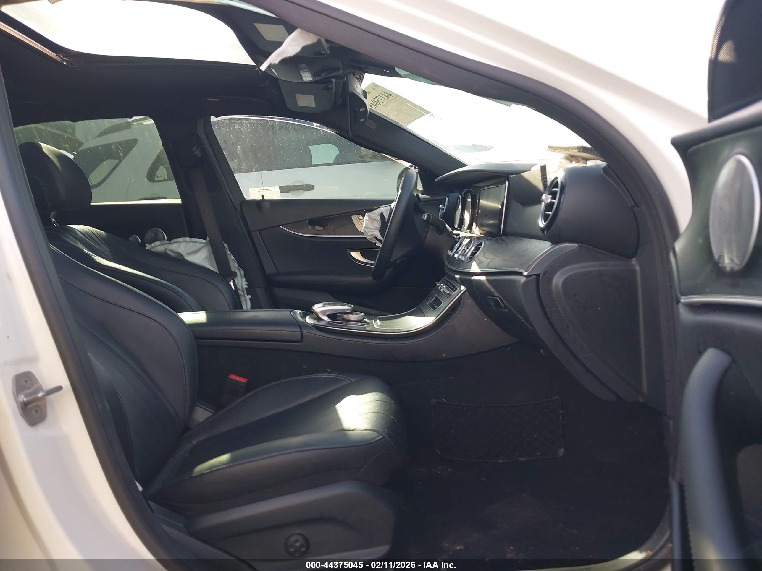 MERCEDES-BENZ E image 5