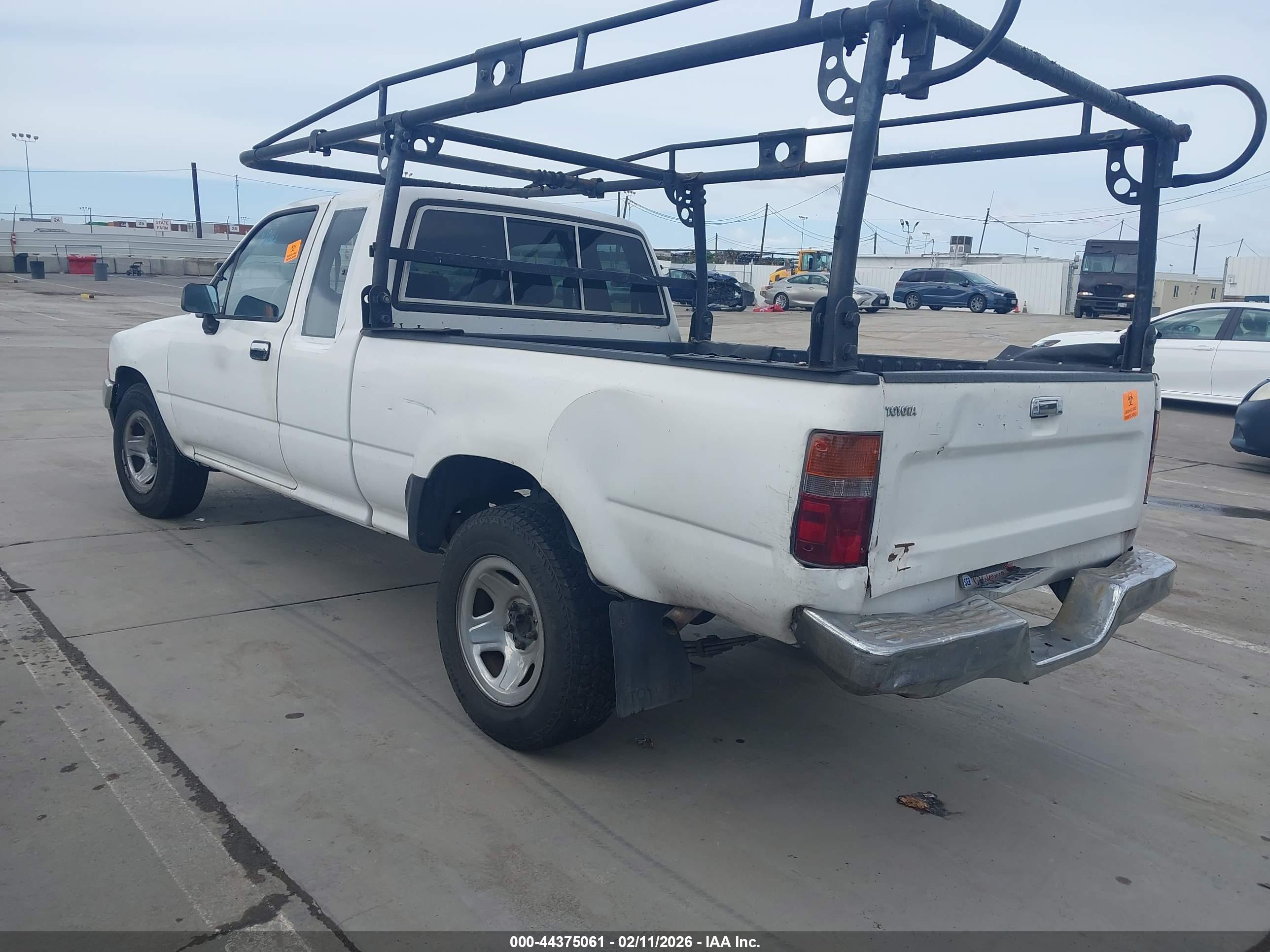TOYOTA PICKUP image 6