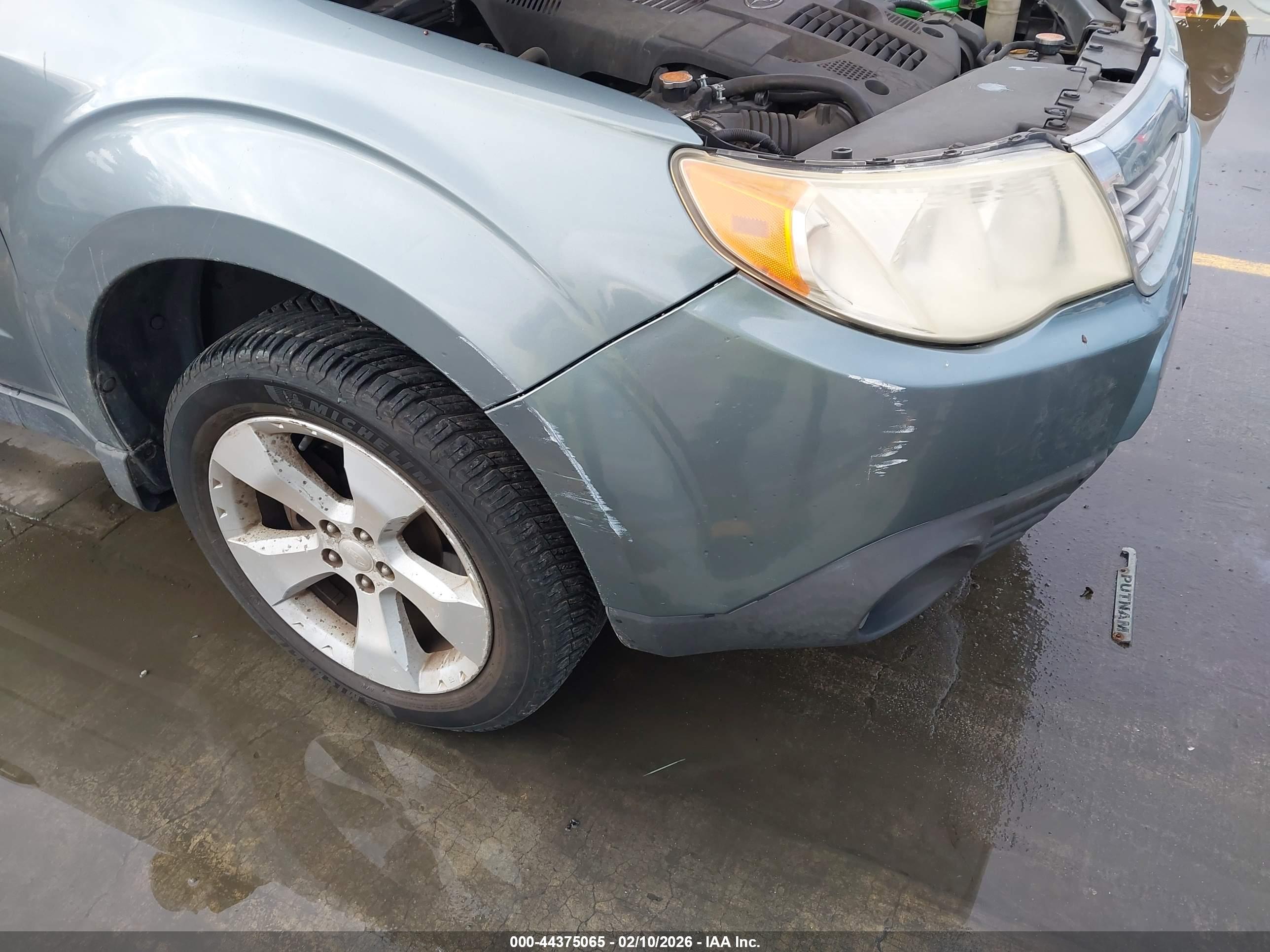 SUBARU FORESTER image 6