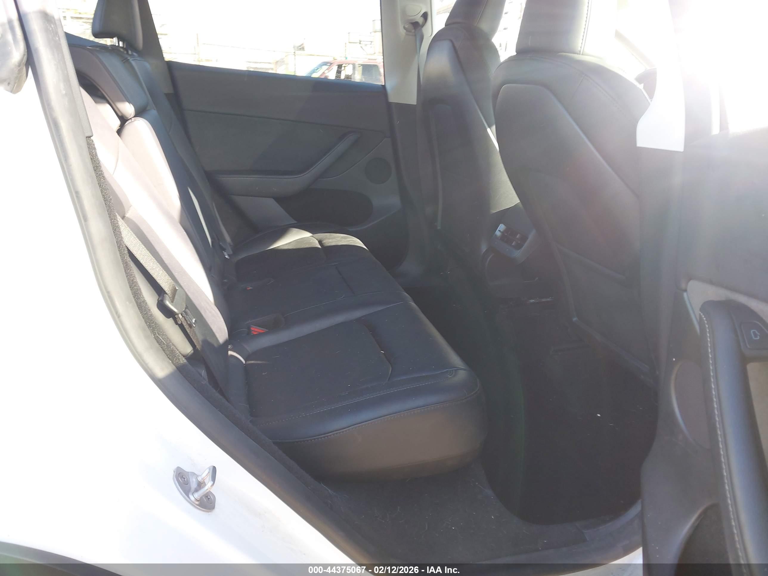 TESLA MODEL image 8