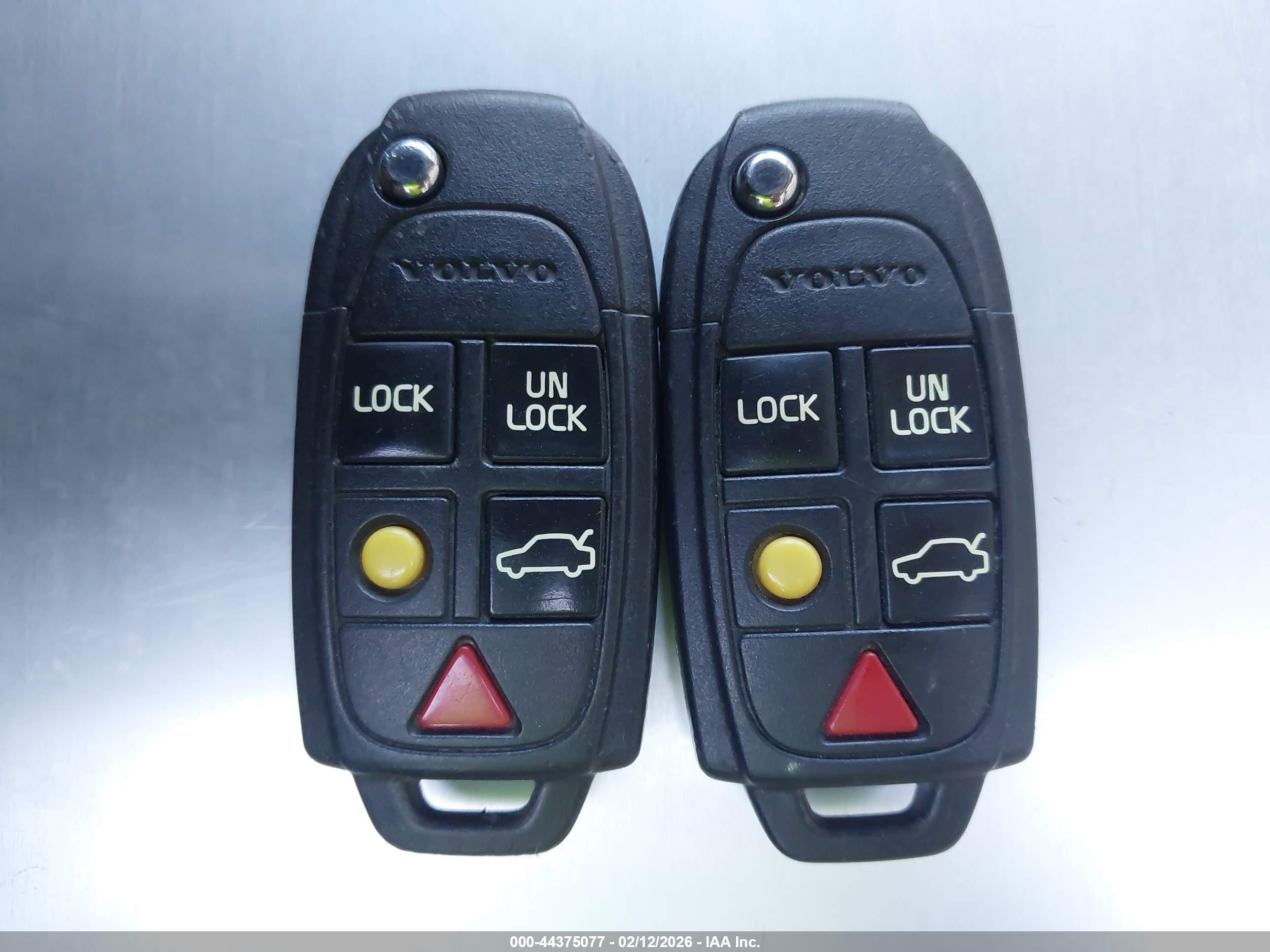 VOLVO XC90 image 11