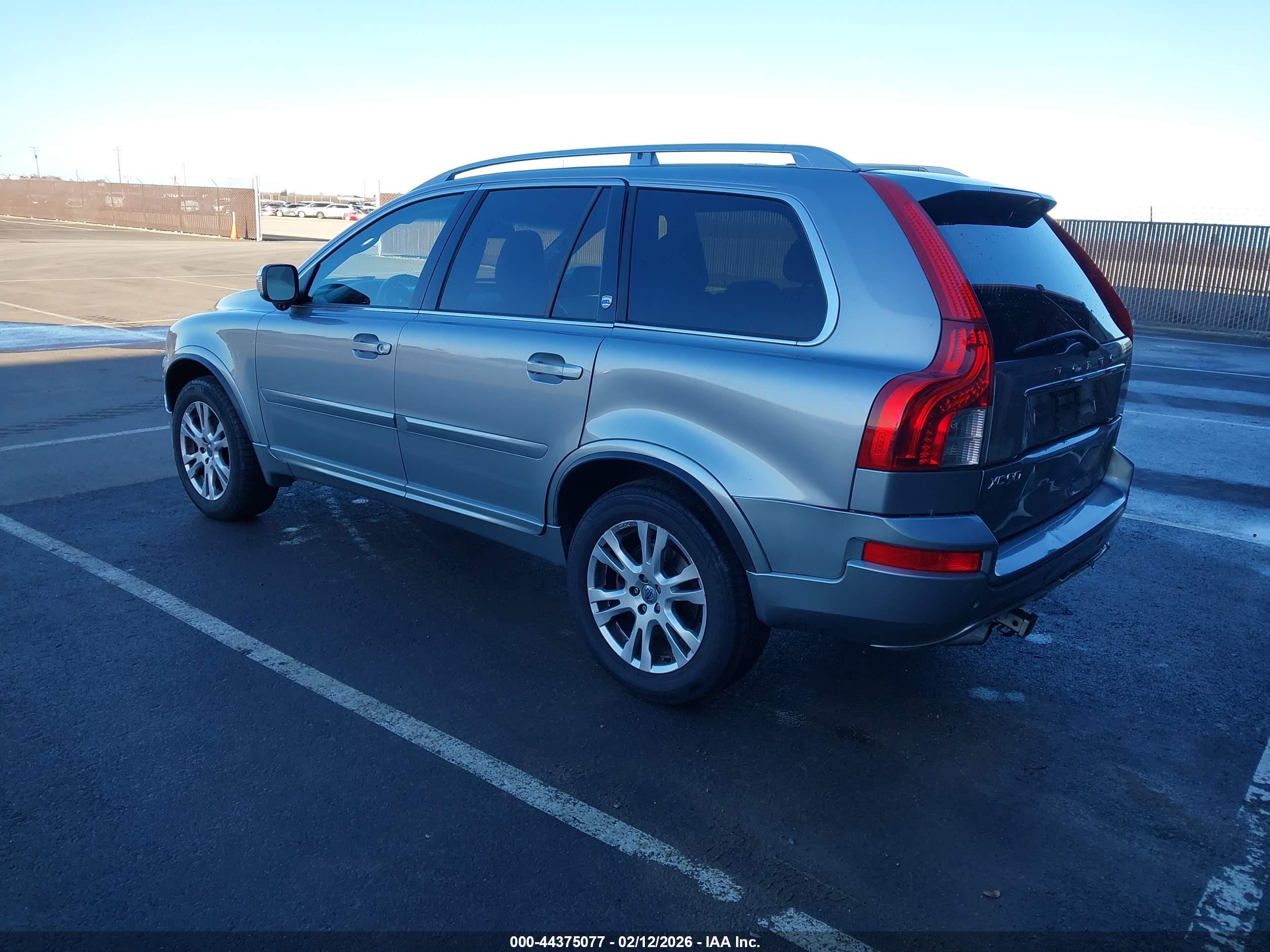 VOLVO XC90 image 3