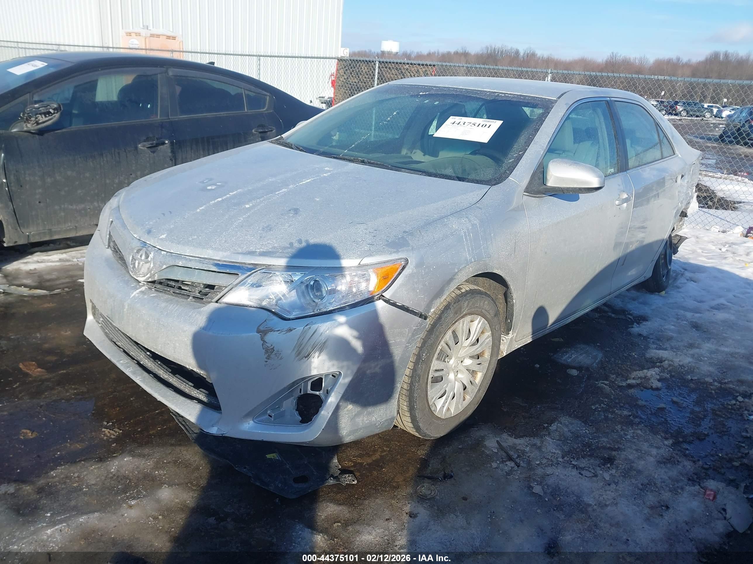 TOYOTA CAMRY image 2