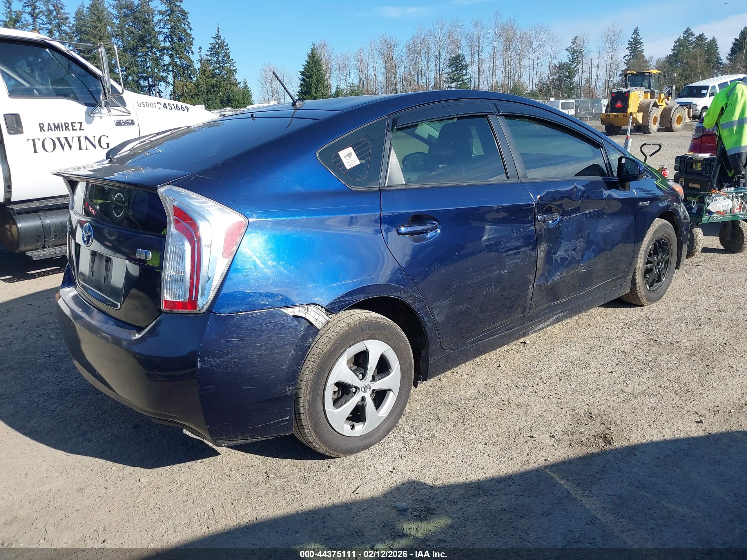 TOYOTA PRIUS image 4