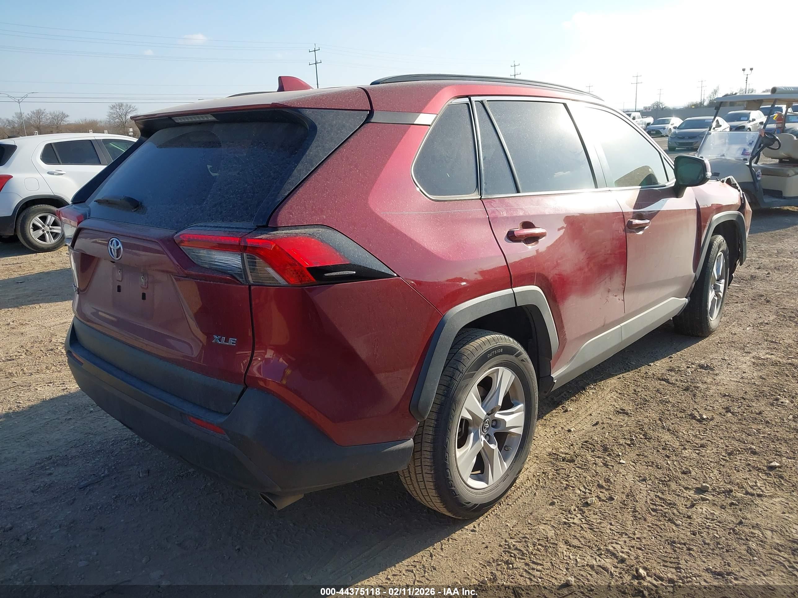 TOYOTA RAV4 image 4