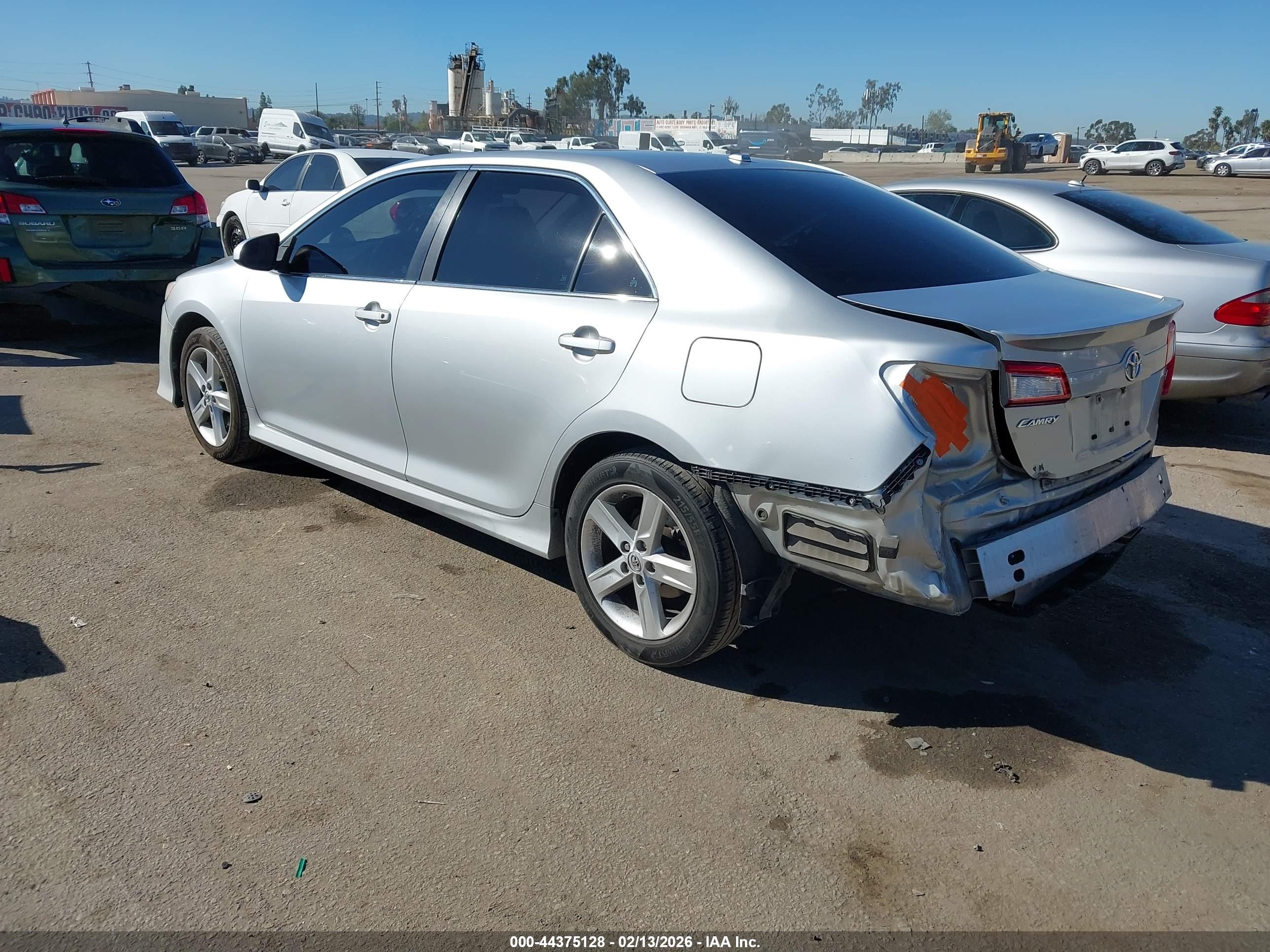 TOYOTA CAMRY image 3