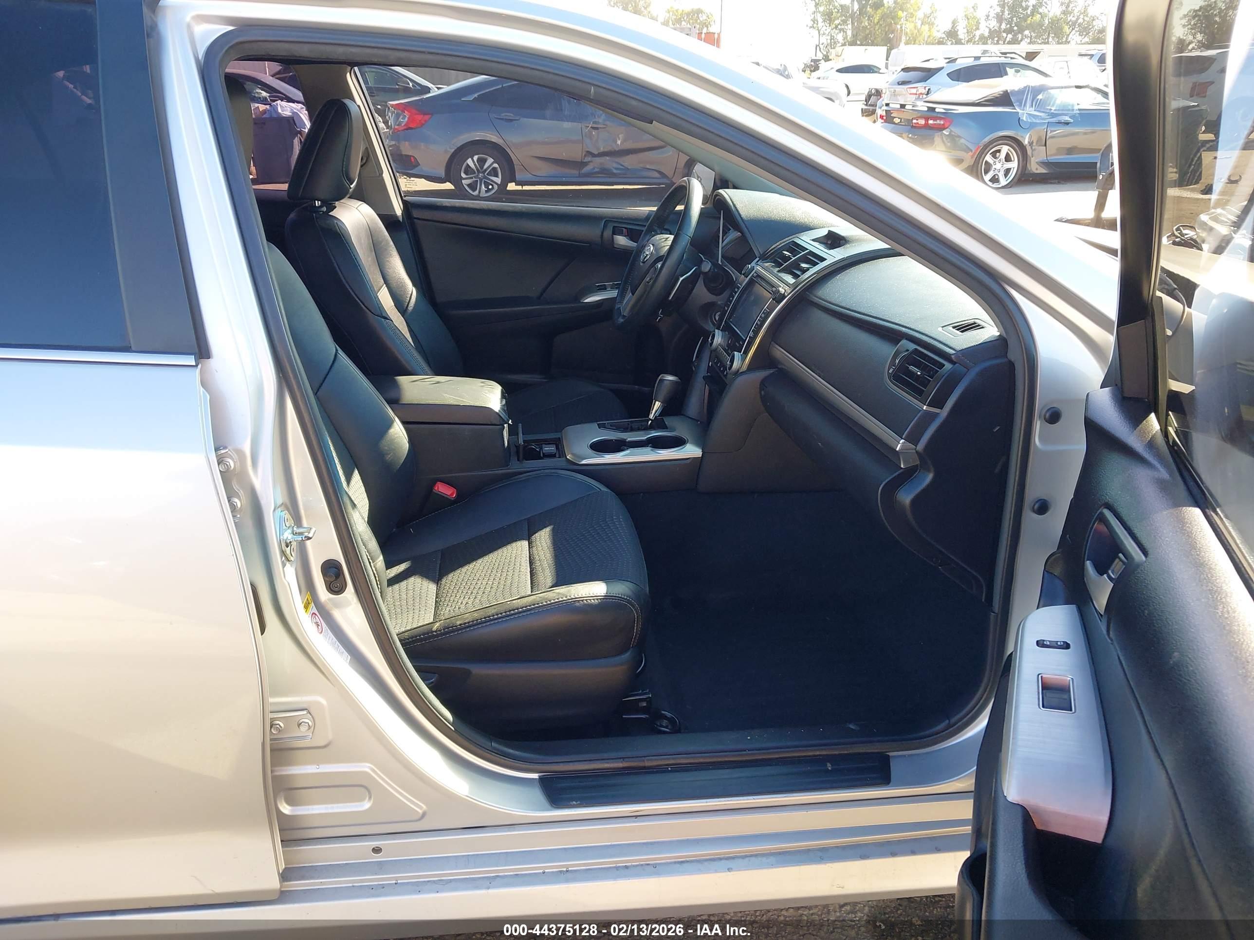 TOYOTA CAMRY image 5