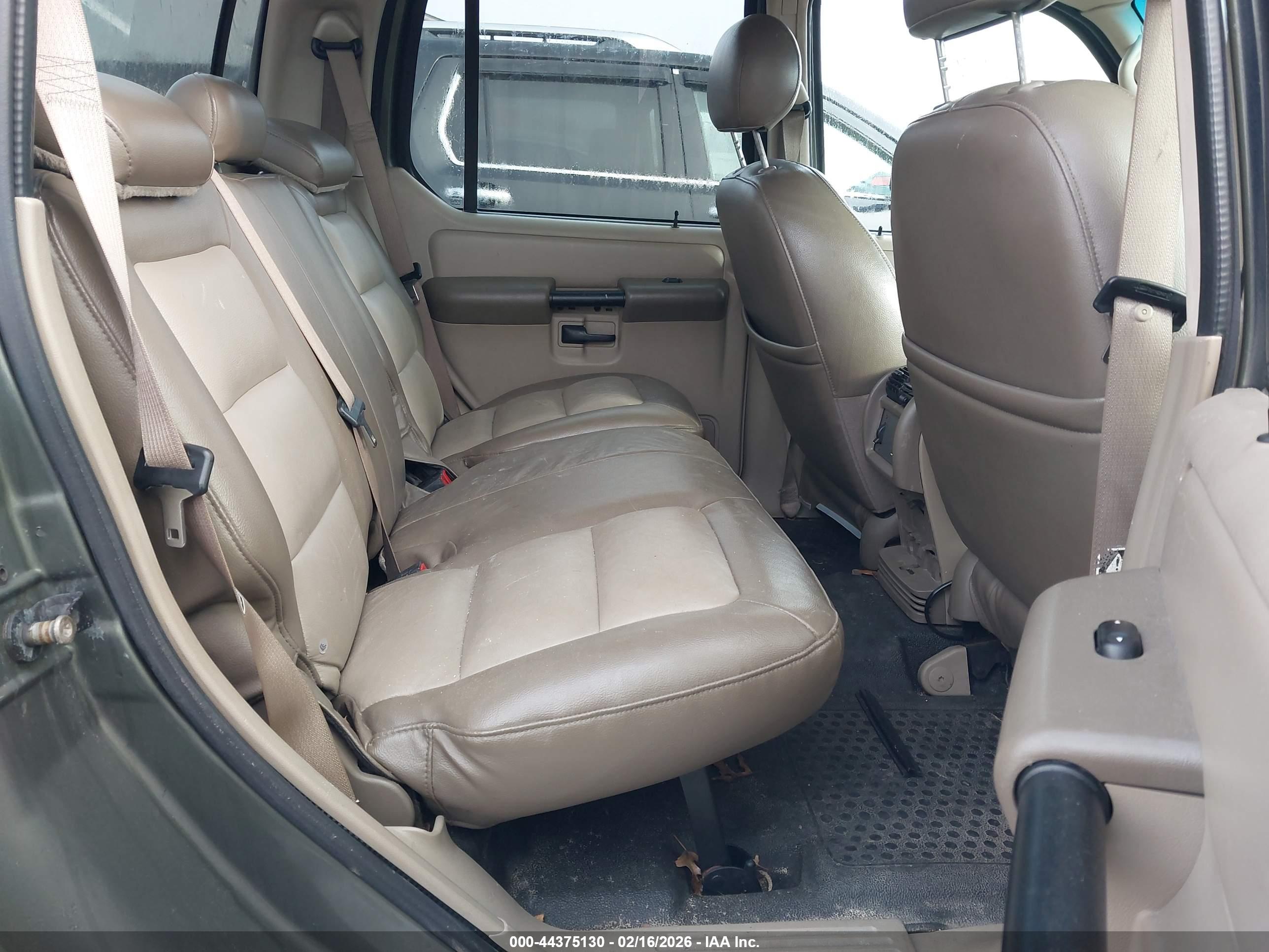FORD EXPLORER image 8