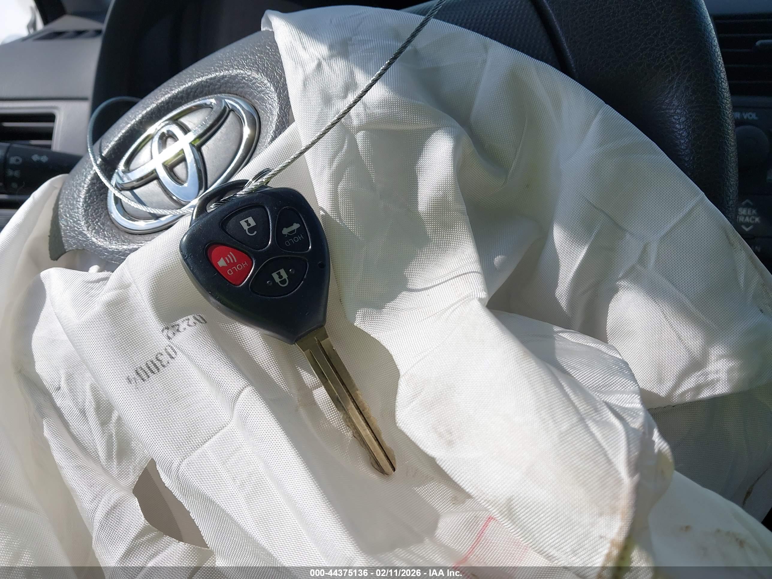 TOYOTA COROLLA image 11