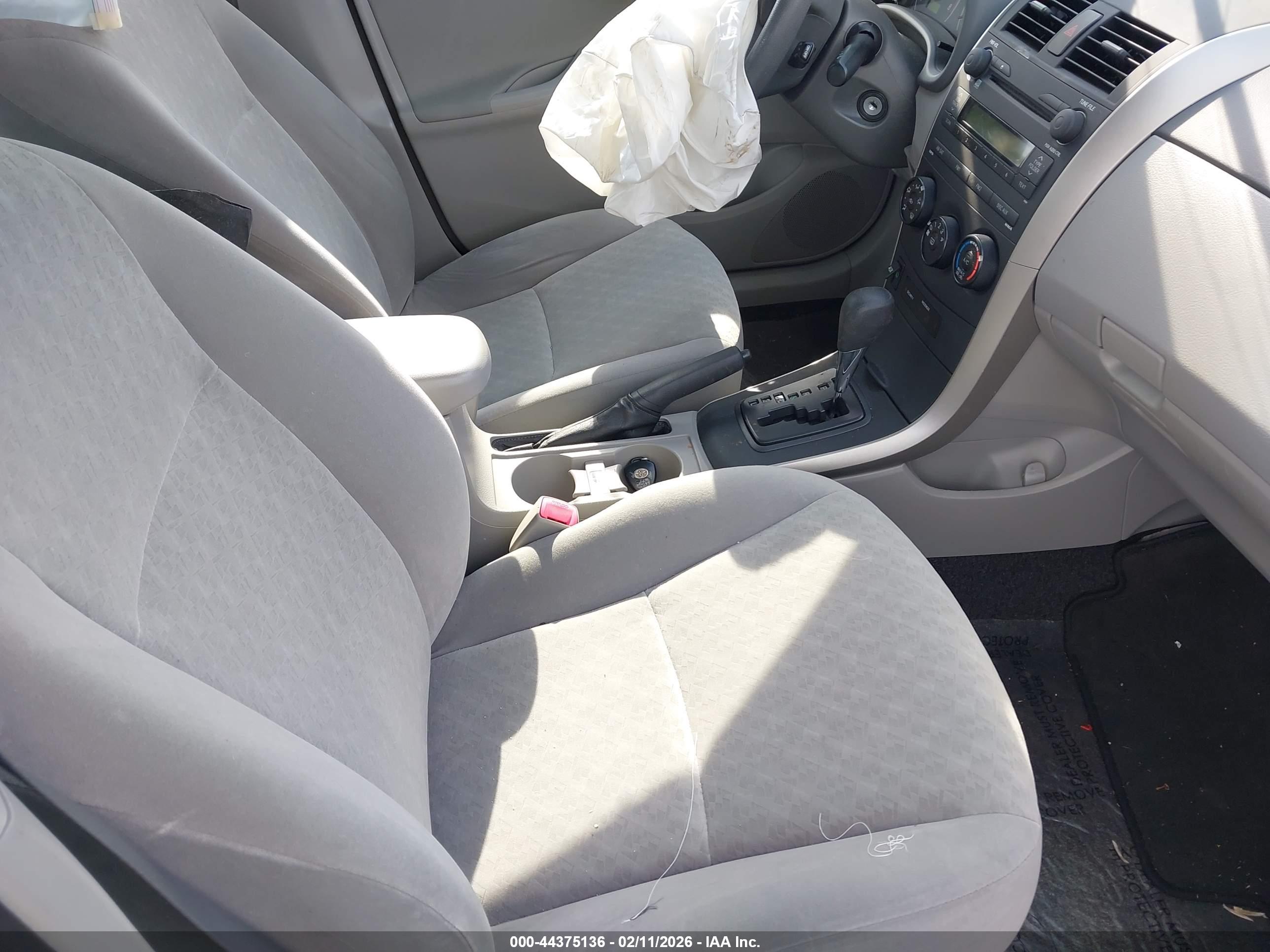 TOYOTA COROLLA image 5