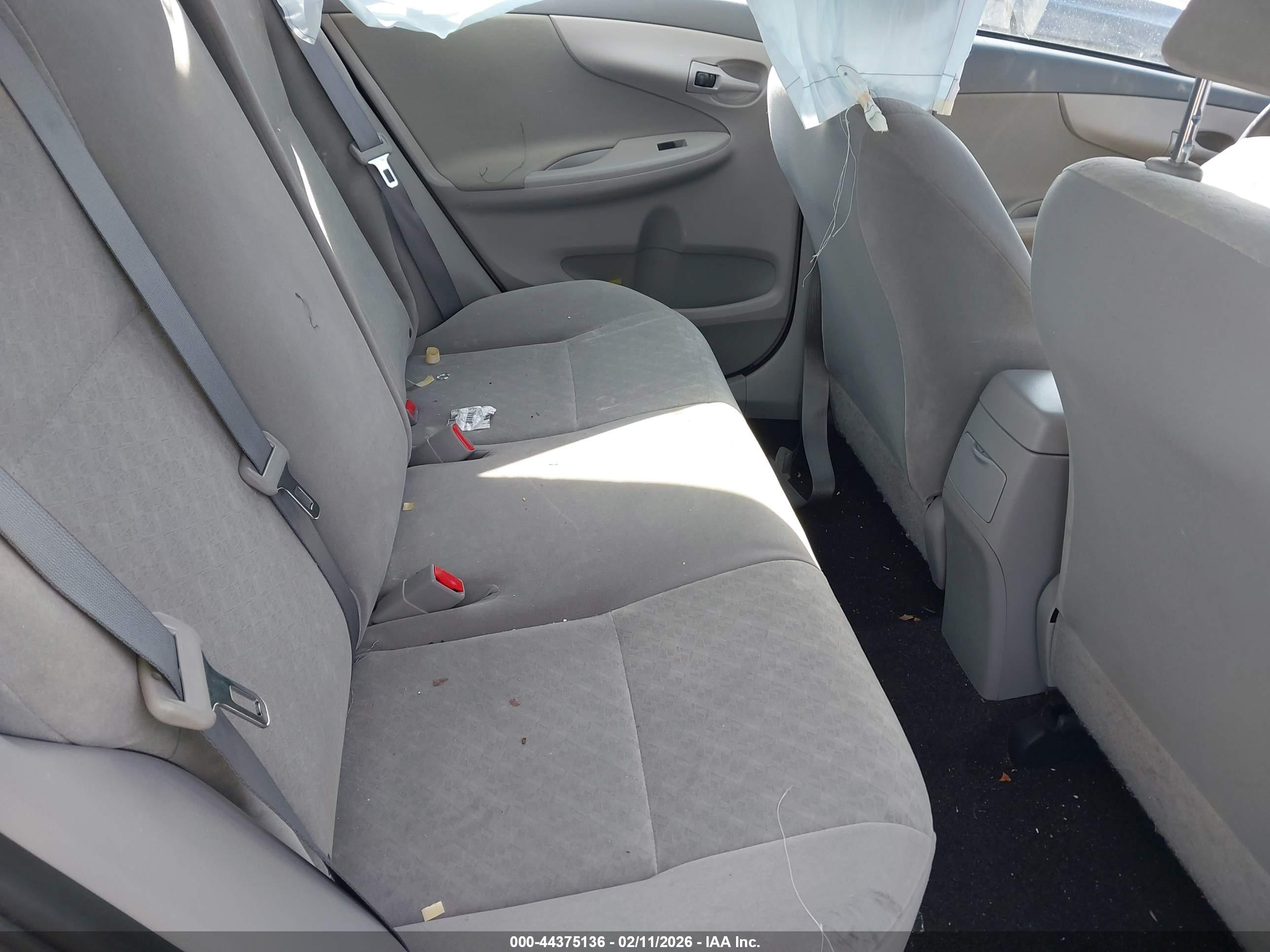 TOYOTA COROLLA image 8