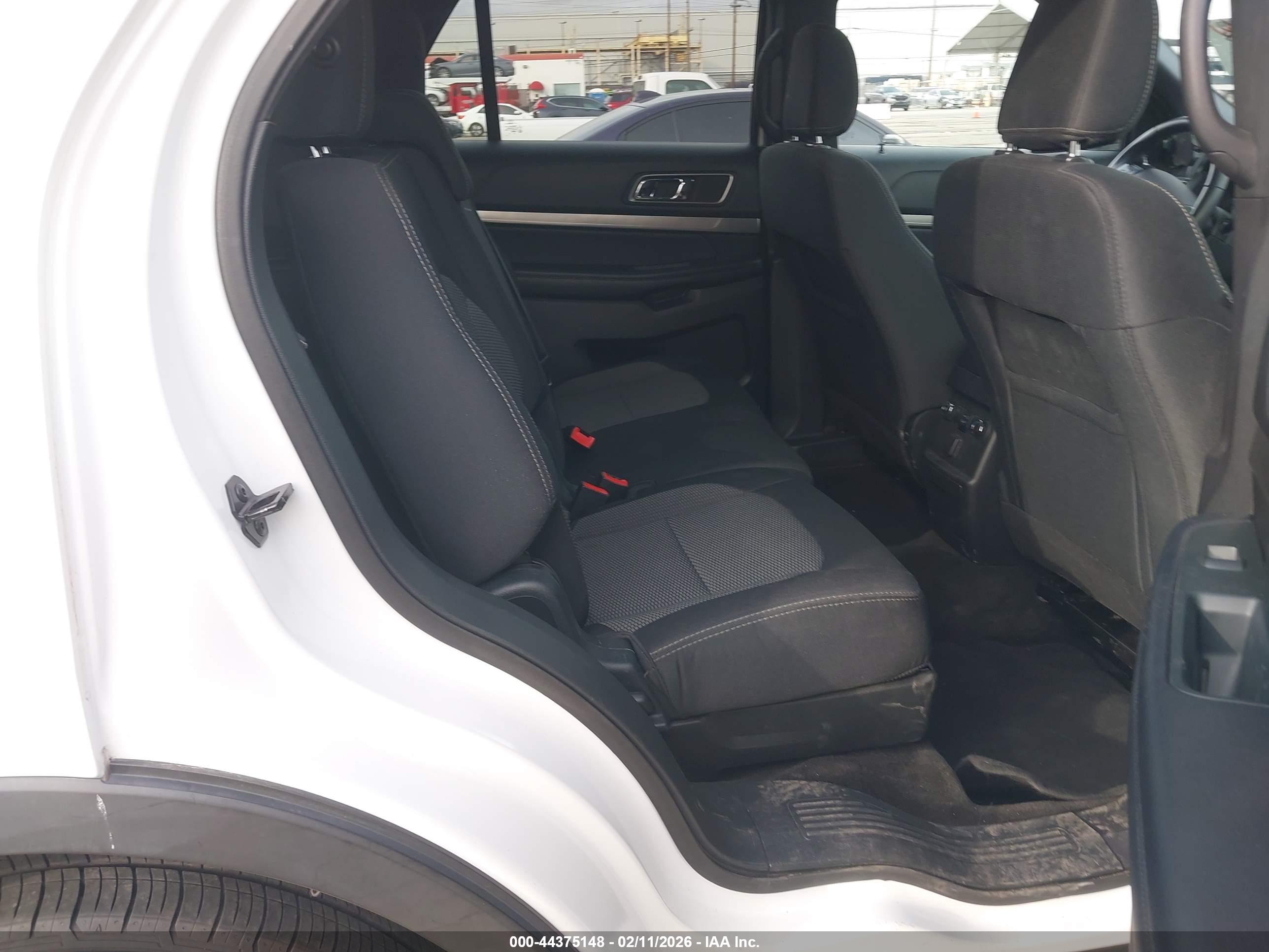 FORD EXPLORER image 8