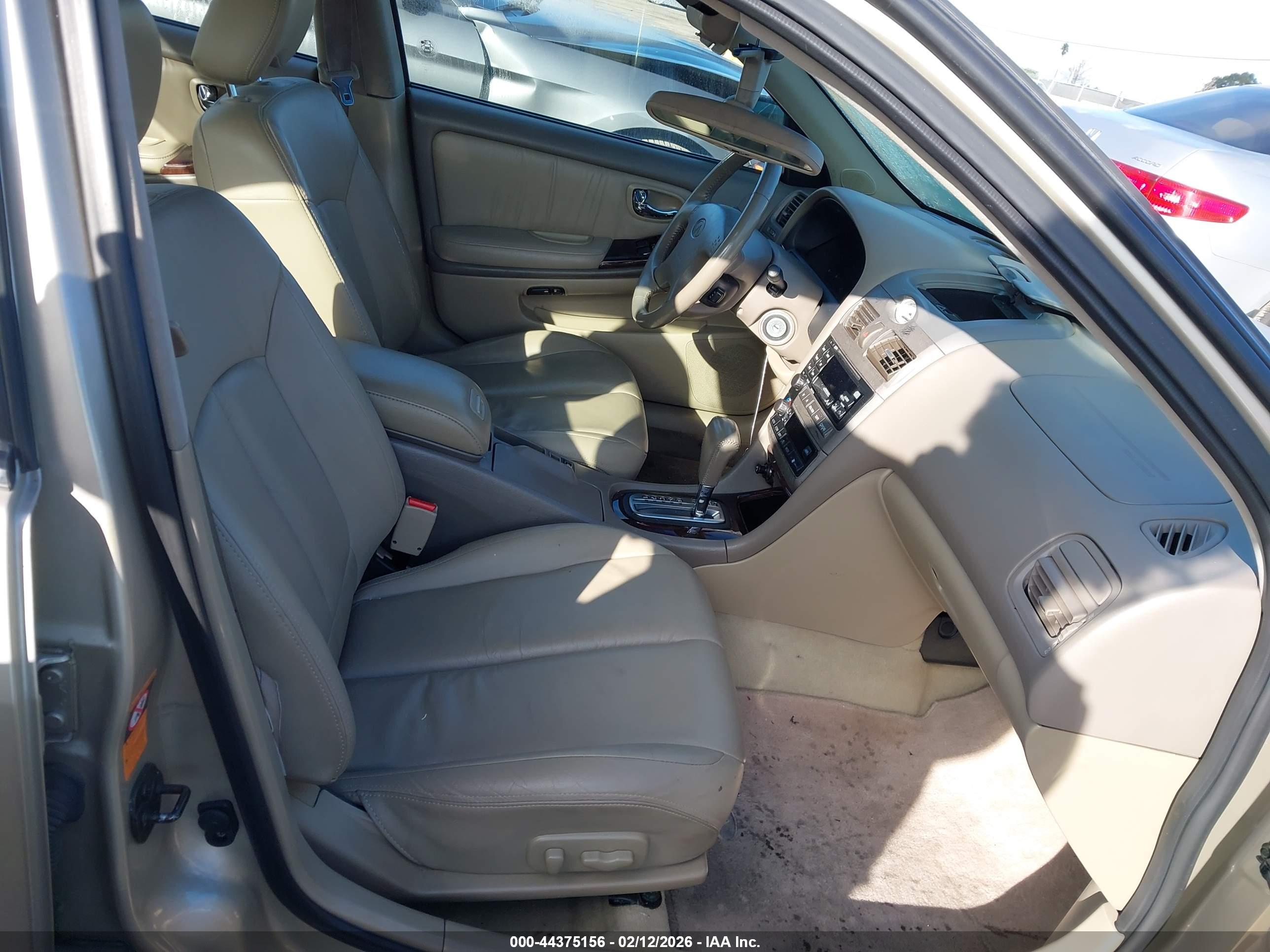 INFINITI I30 image 5