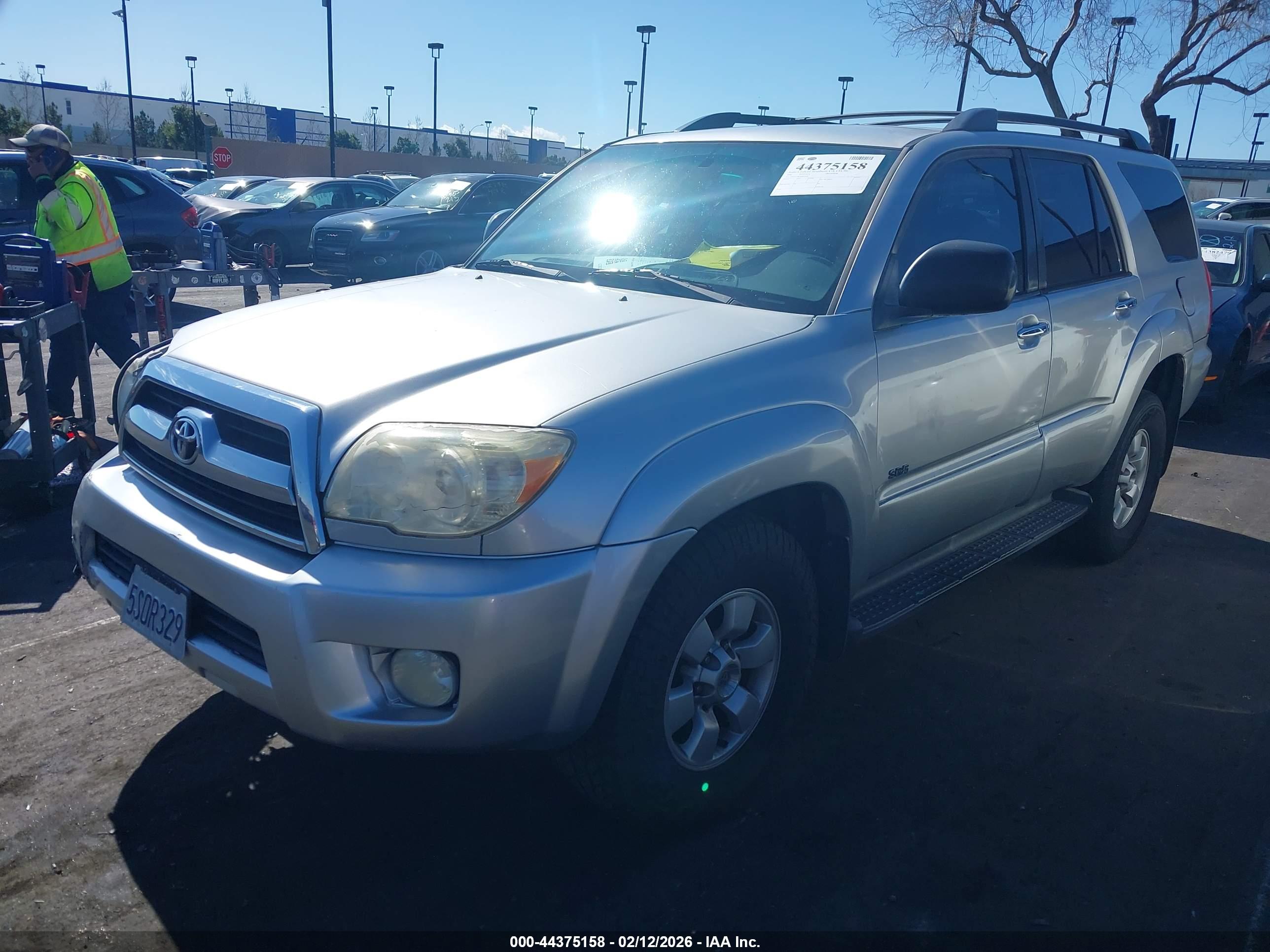TOYOTA 4RUNNER image 2