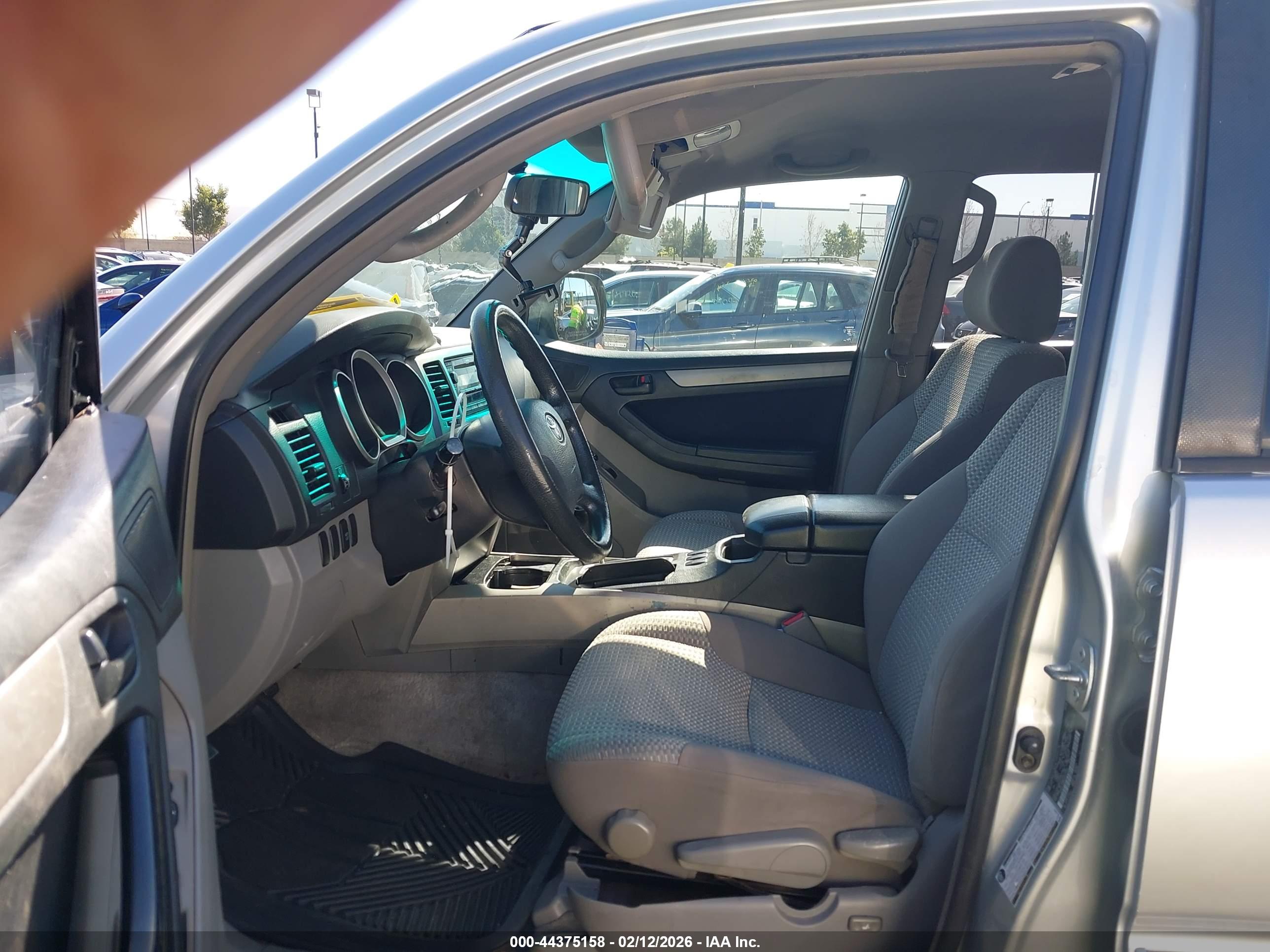 TOYOTA 4RUNNER image 5
