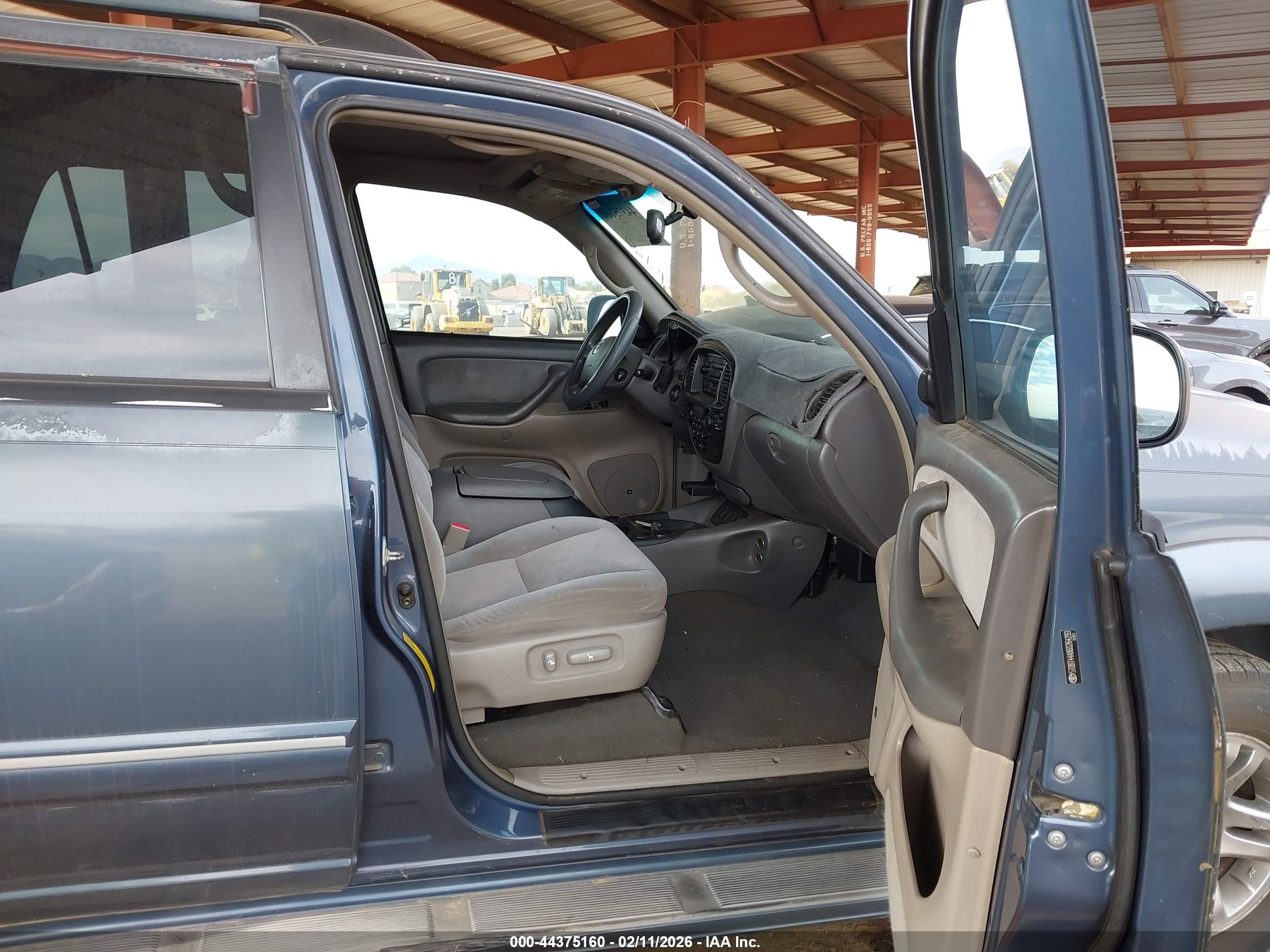 TOYOTA SEQUOIA image 5