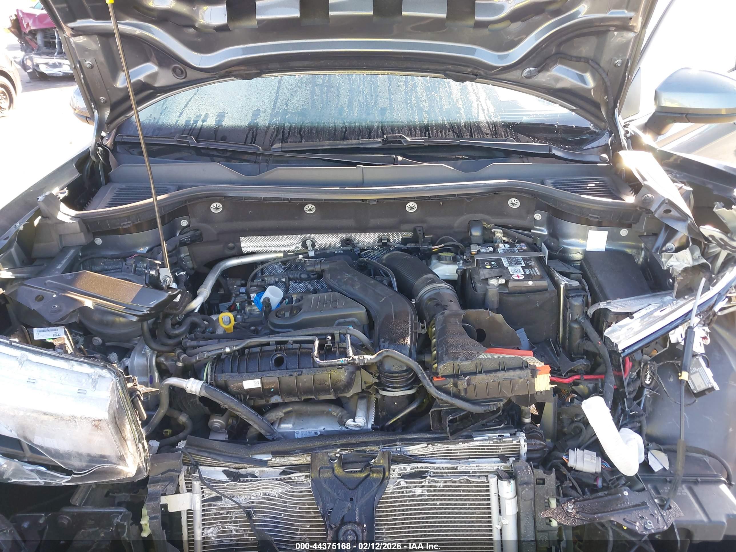 VOLKSWAGEN TAOS image 10