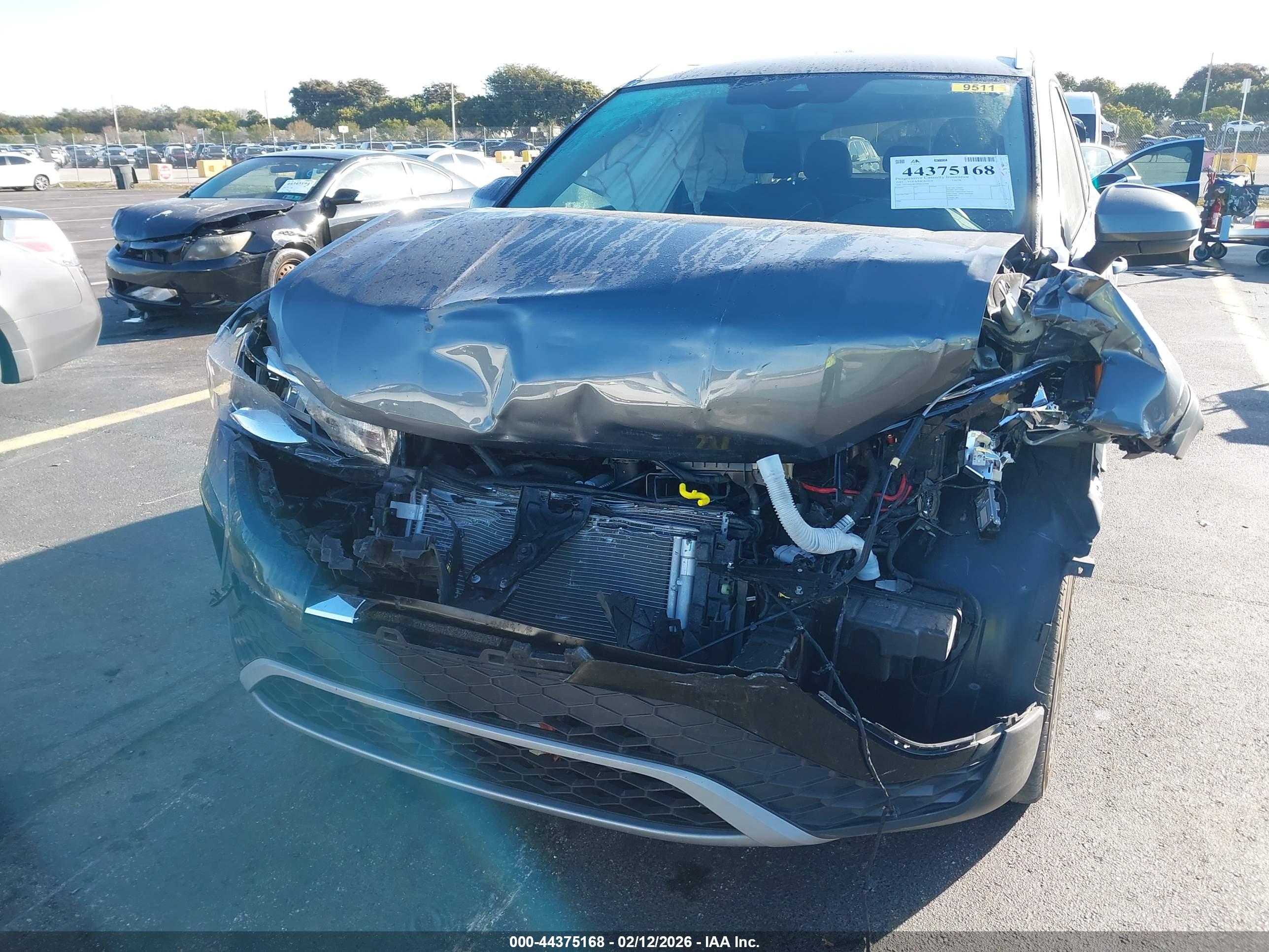 VOLKSWAGEN TAOS image 6
