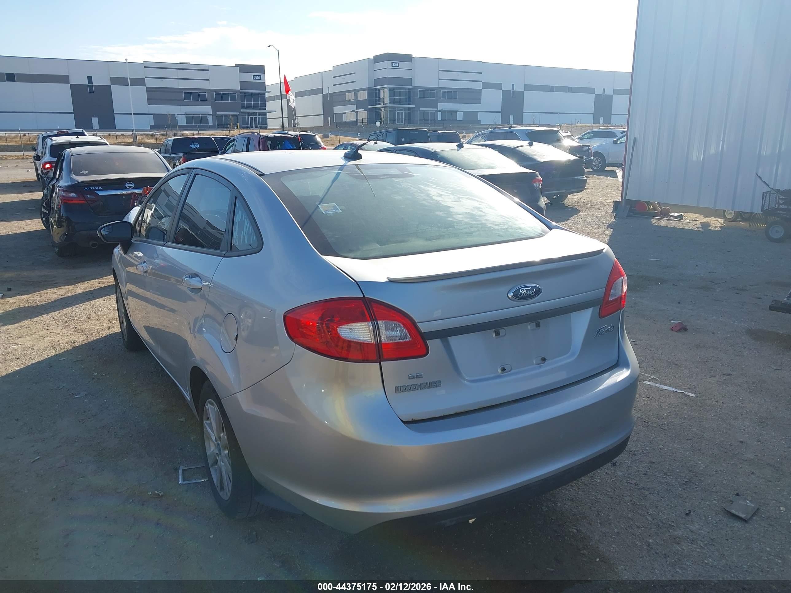 FORD FIESTA image 3