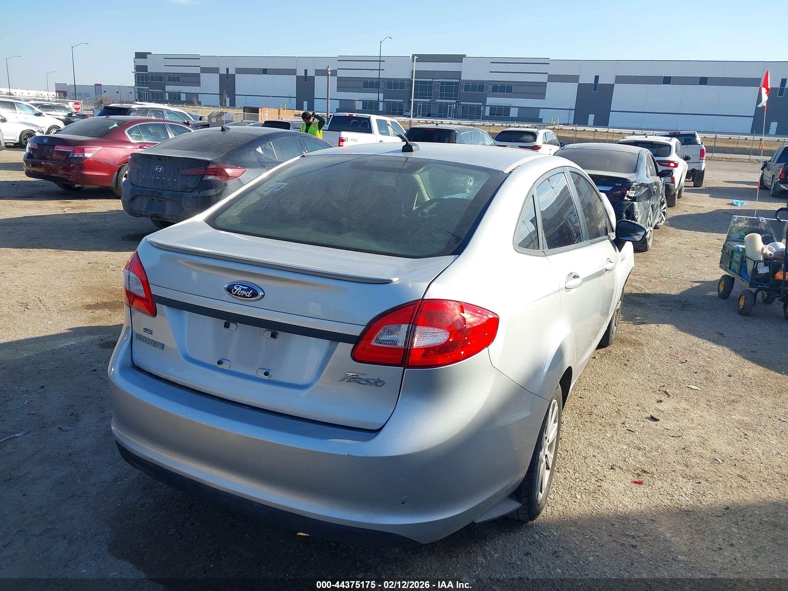 FORD FIESTA image 4
