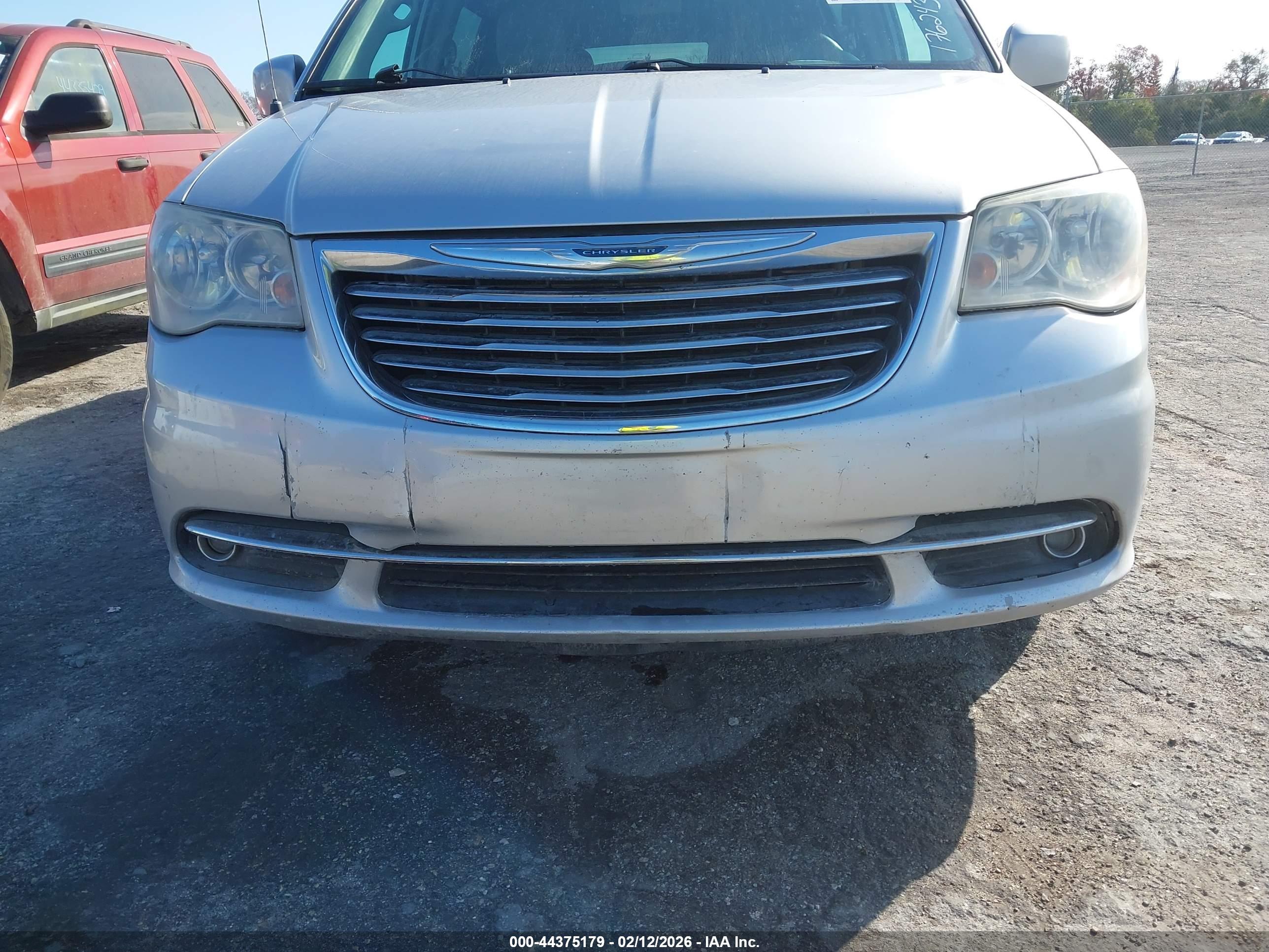 CHRYSLER TOWN image 6