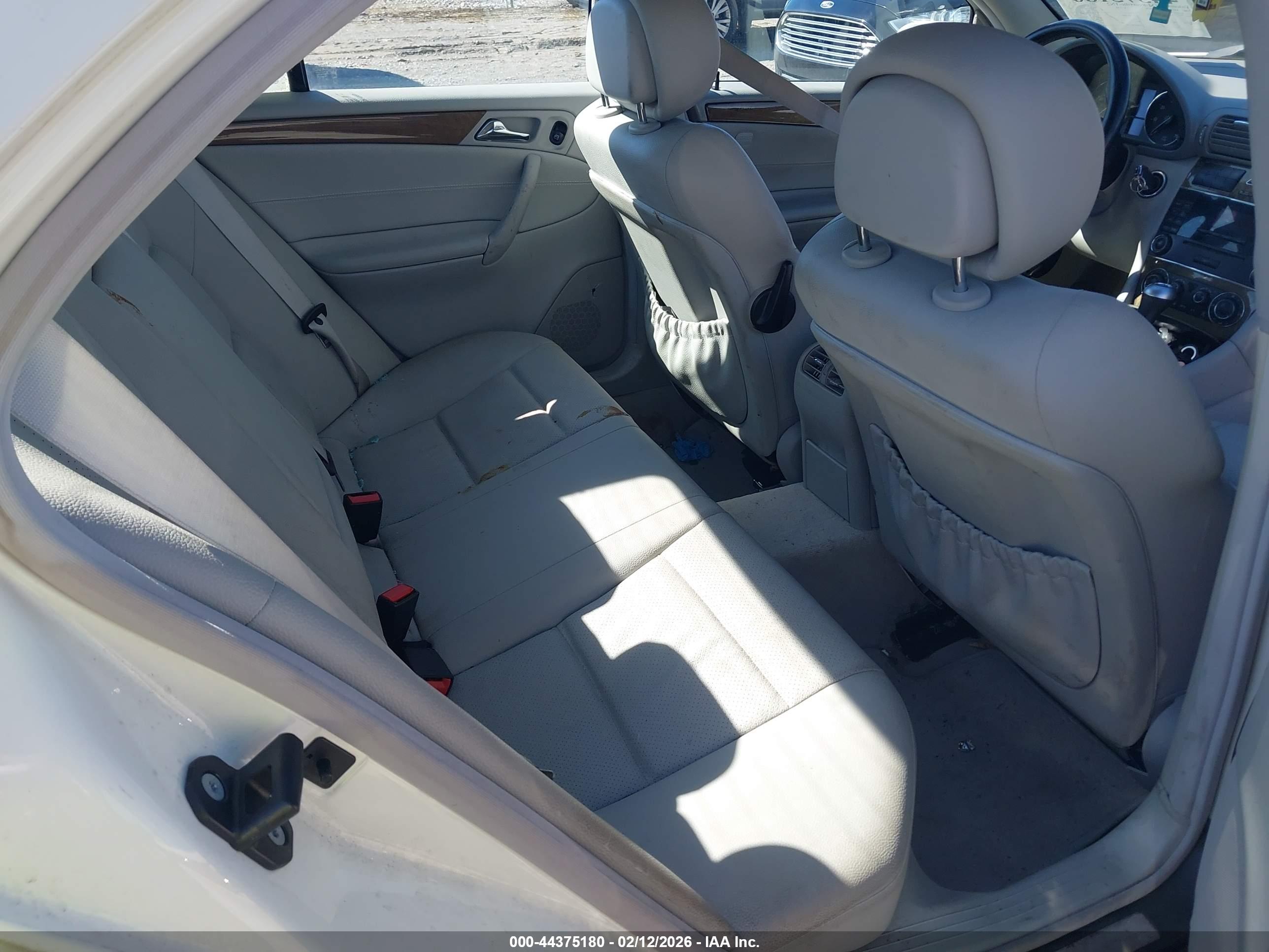 MERCEDES-BENZ C image 8