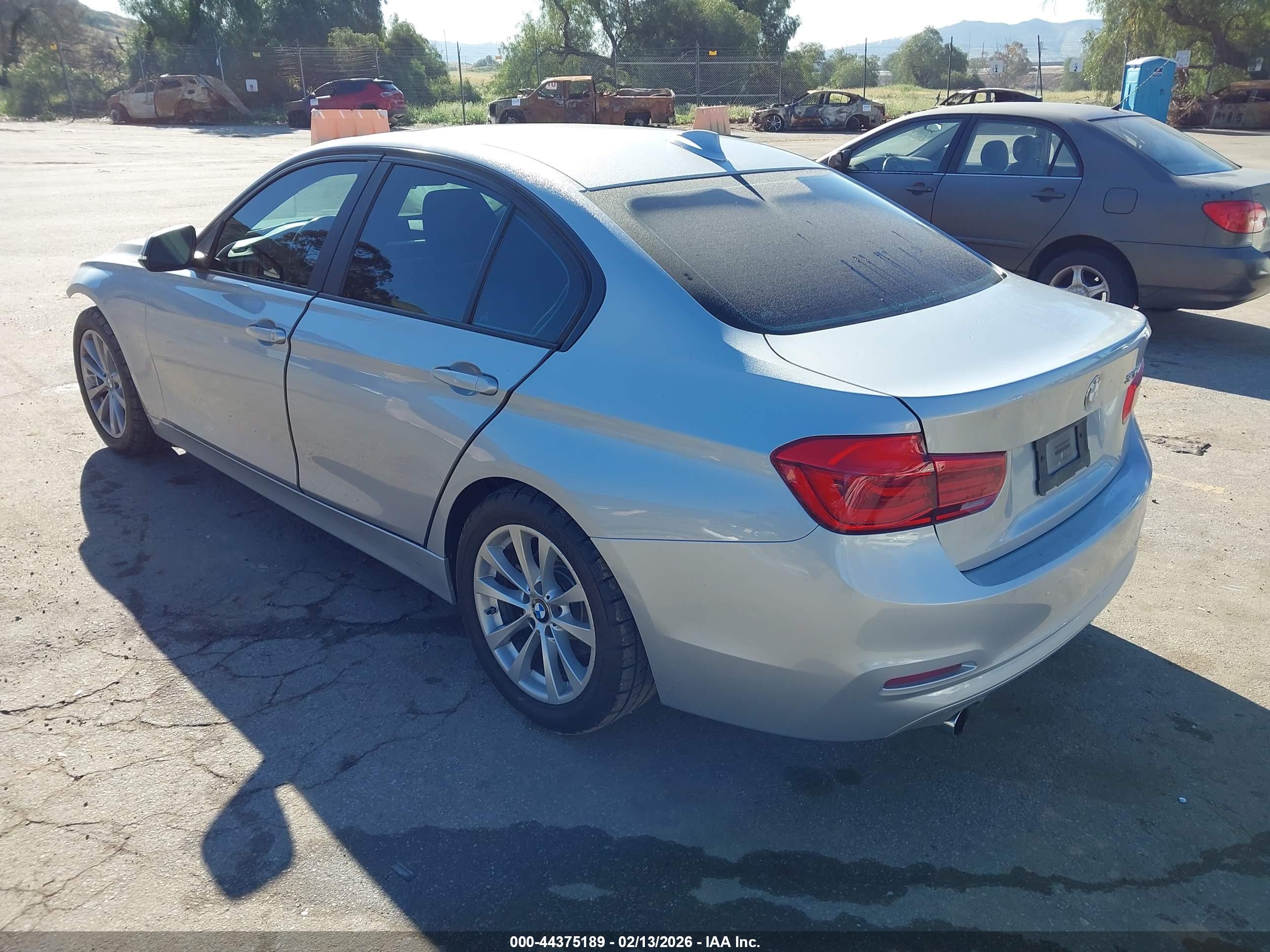 BMW 320I image 3