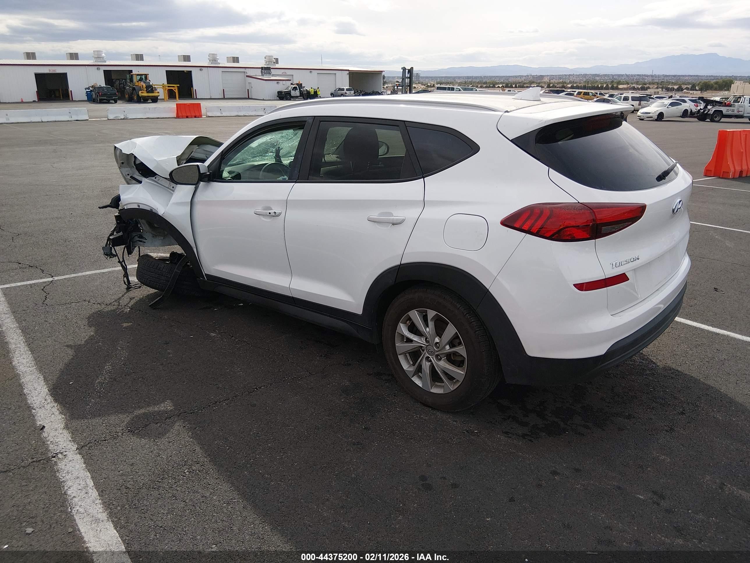 HYUNDAI TUCSON image 3