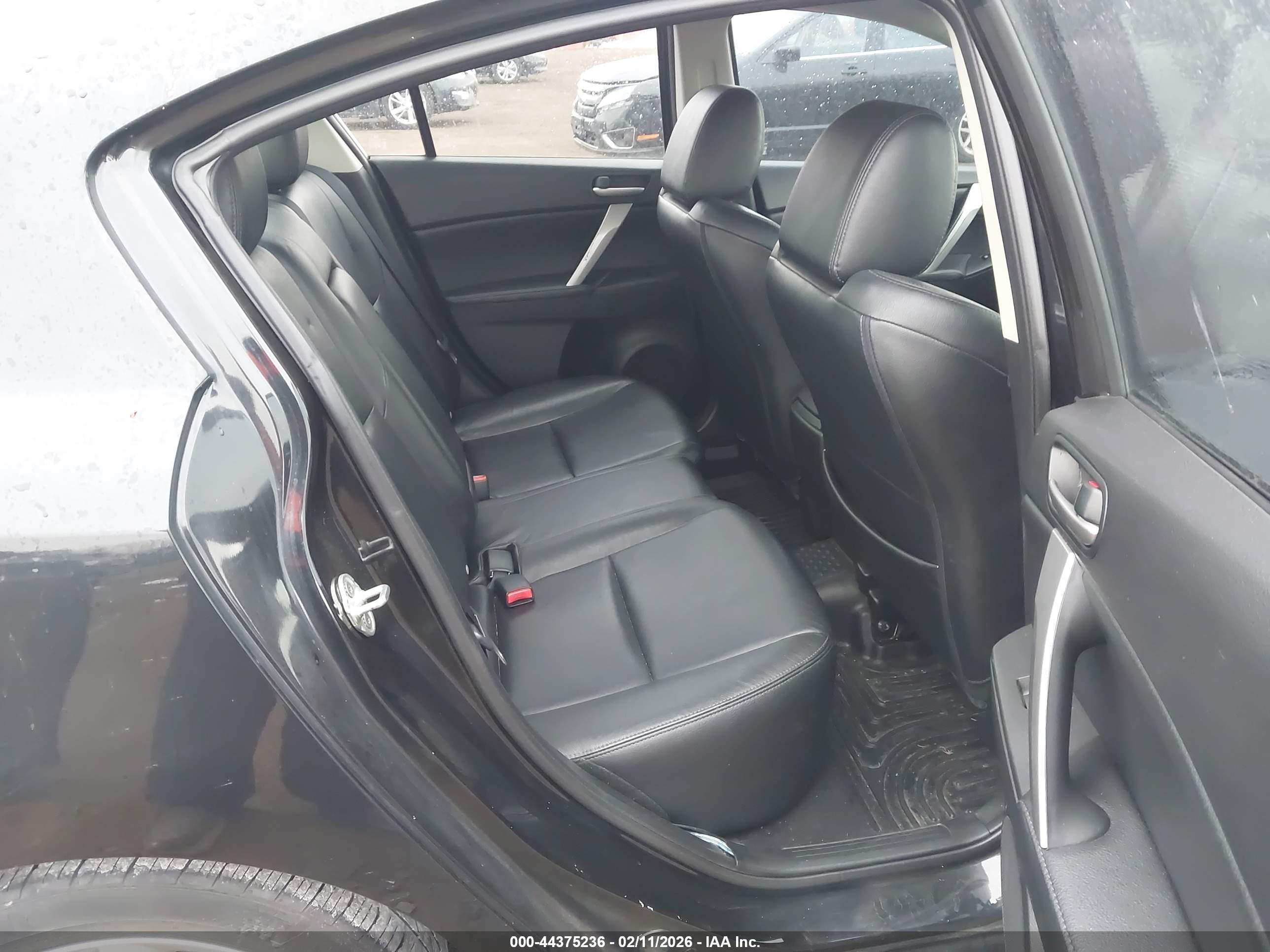 MAZDA MAZDA3 image 8