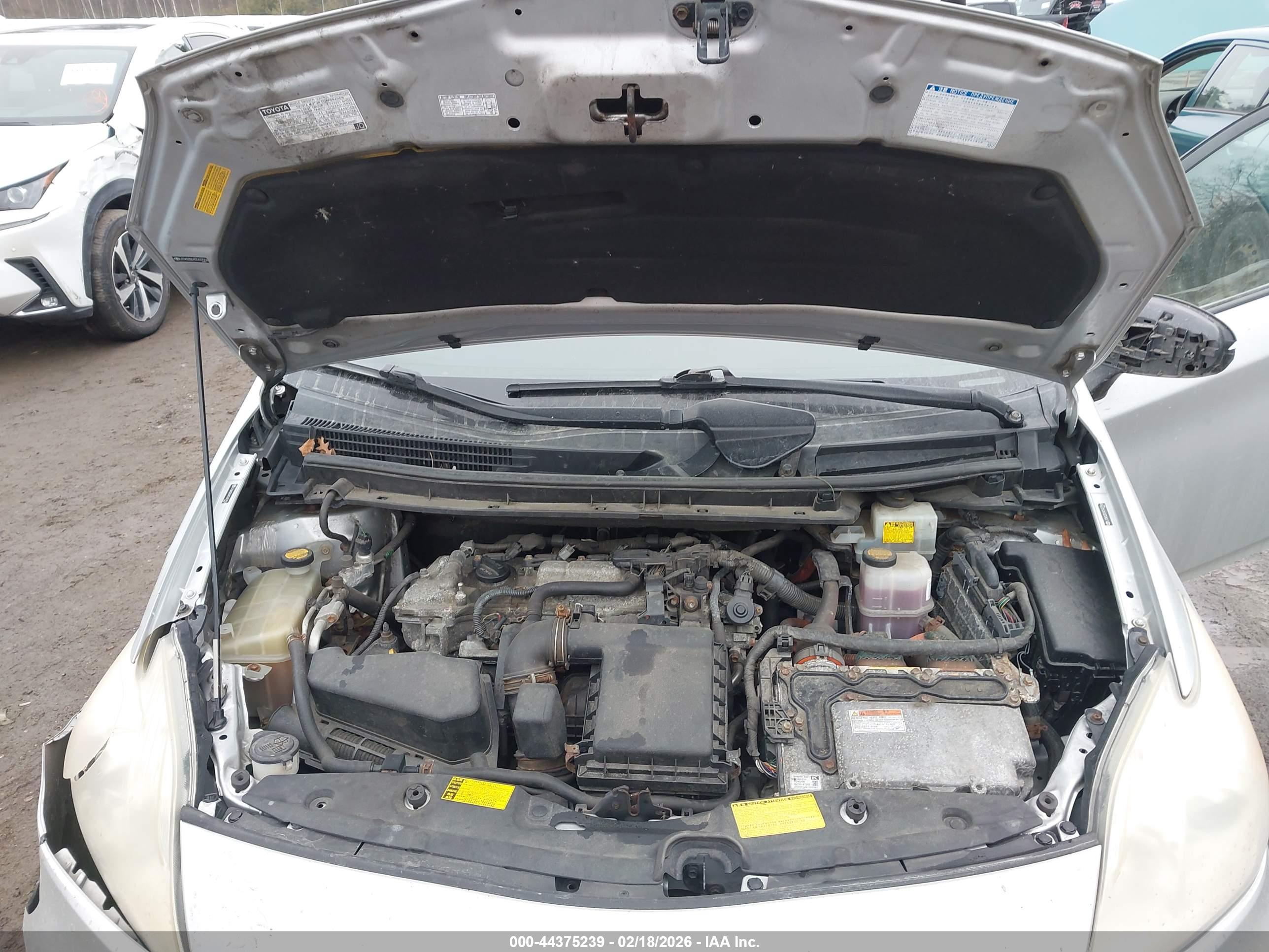 TOYOTA PRIUS image 10
