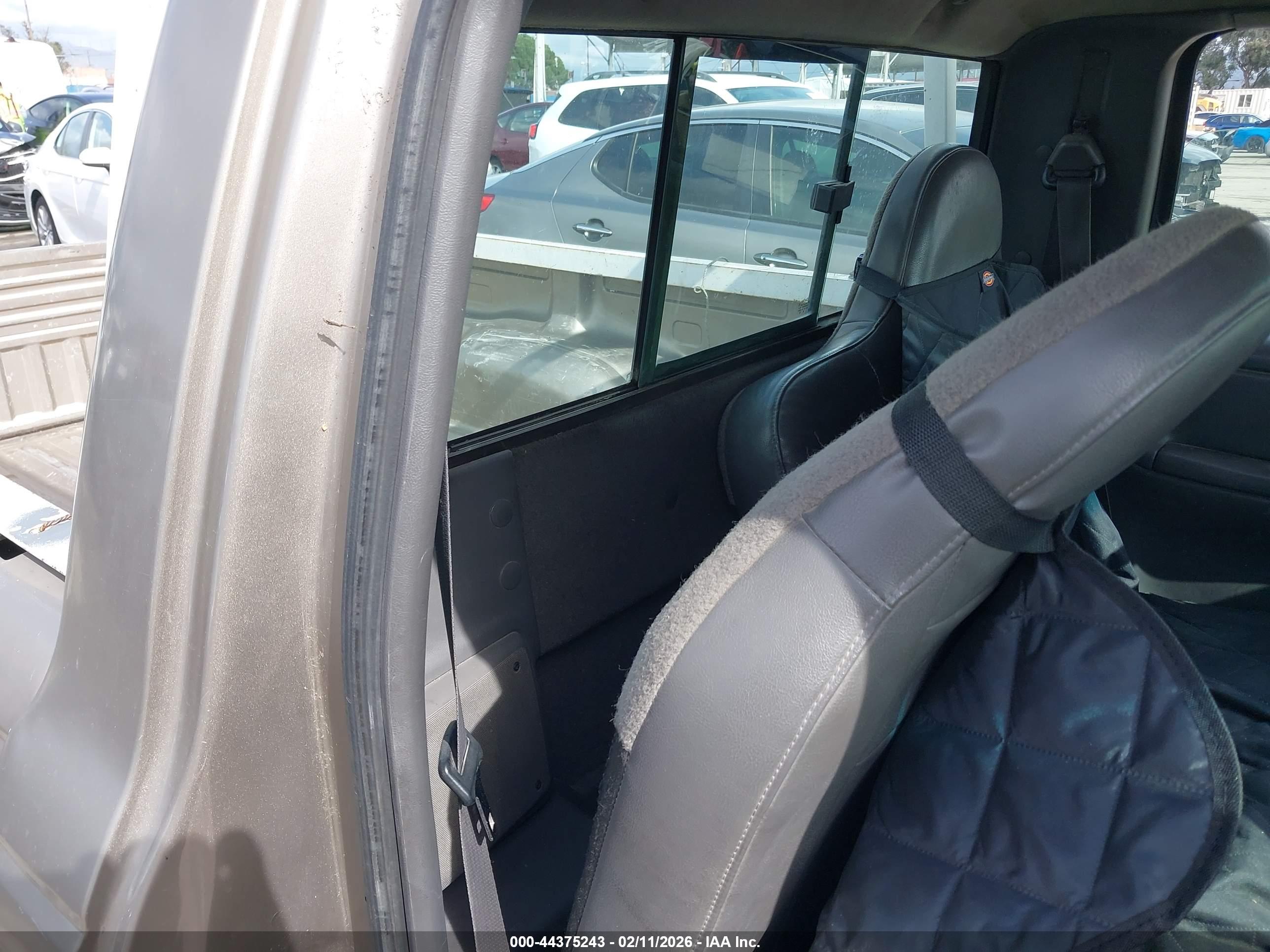 MAZDA B2300 image 8