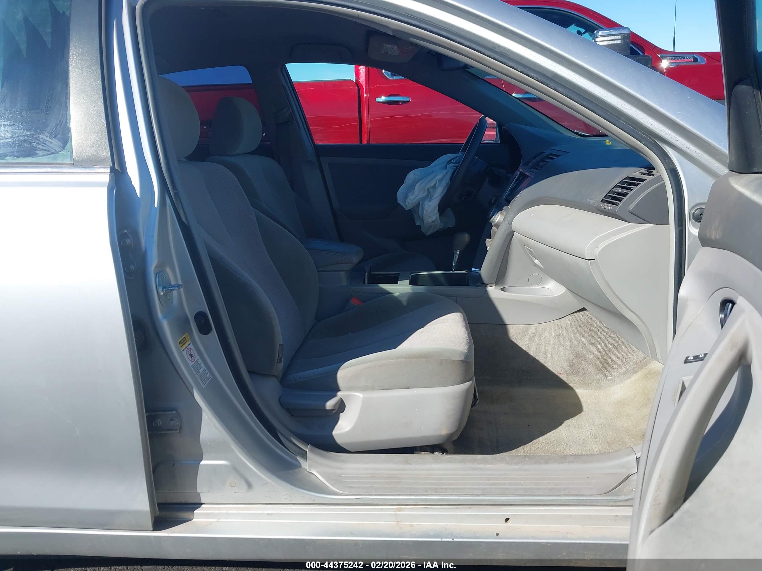 TOYOTA CAMRY image 5
