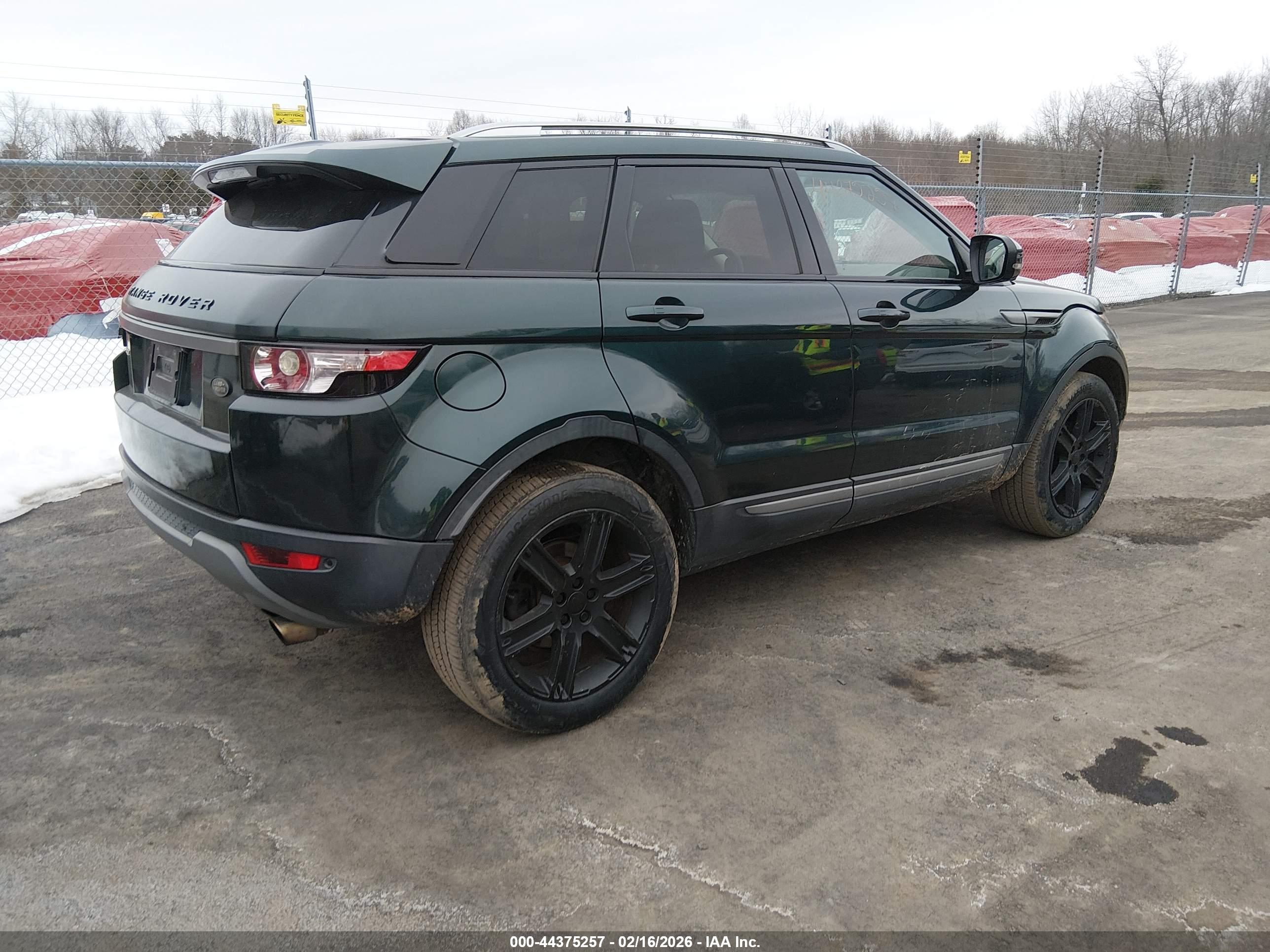 LAND ROVER image 4