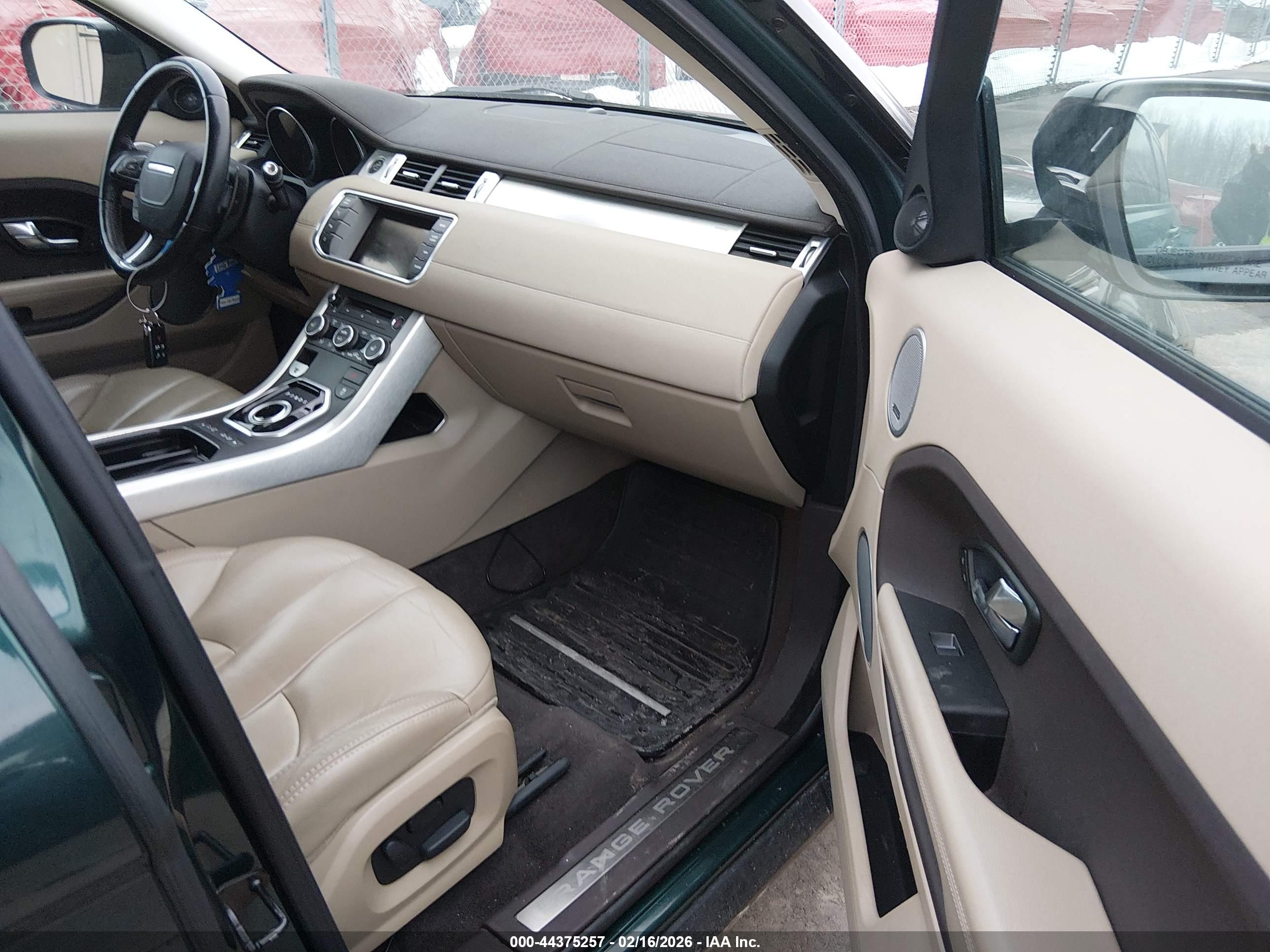 LAND ROVER image 5
