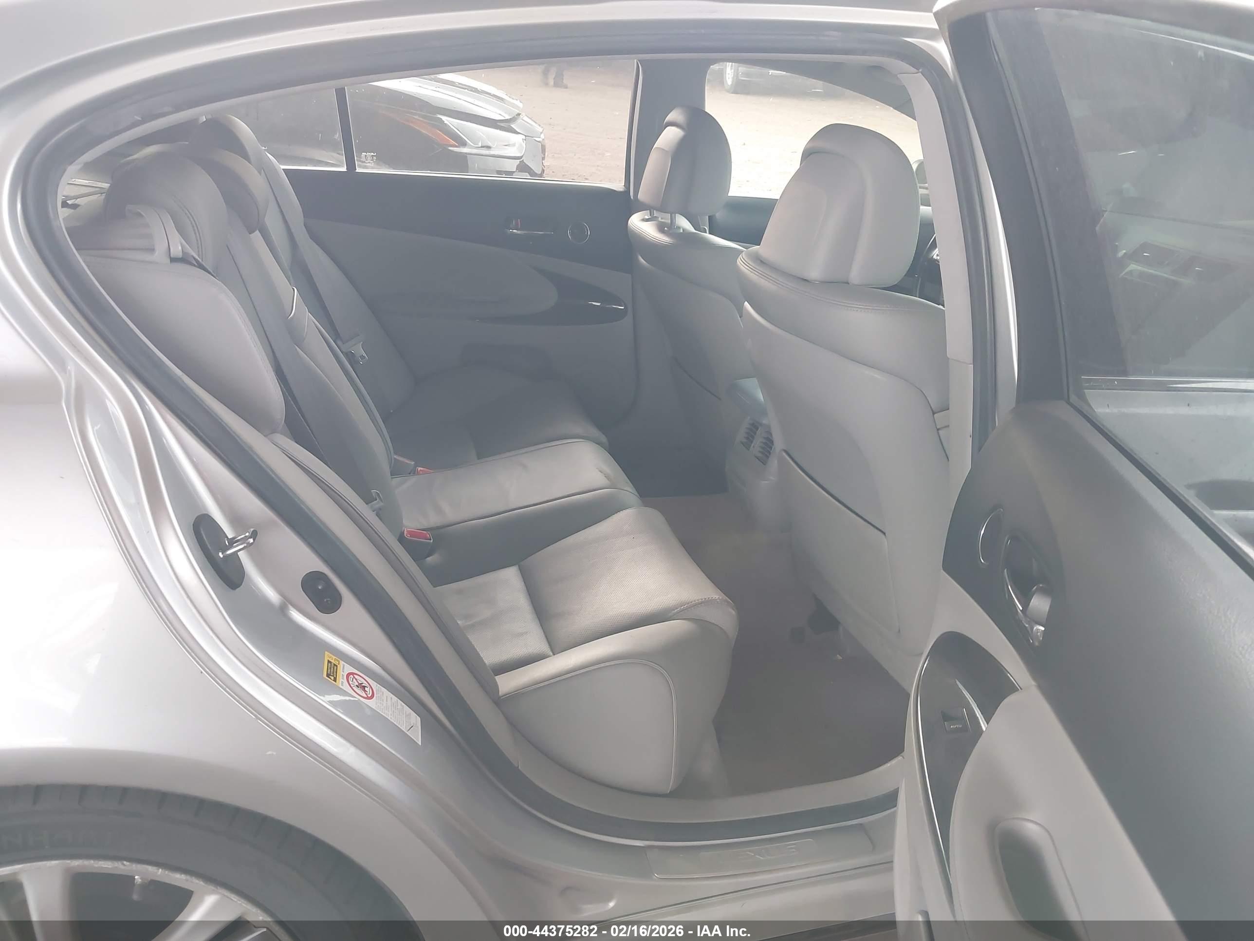 LEXUS GS image 8