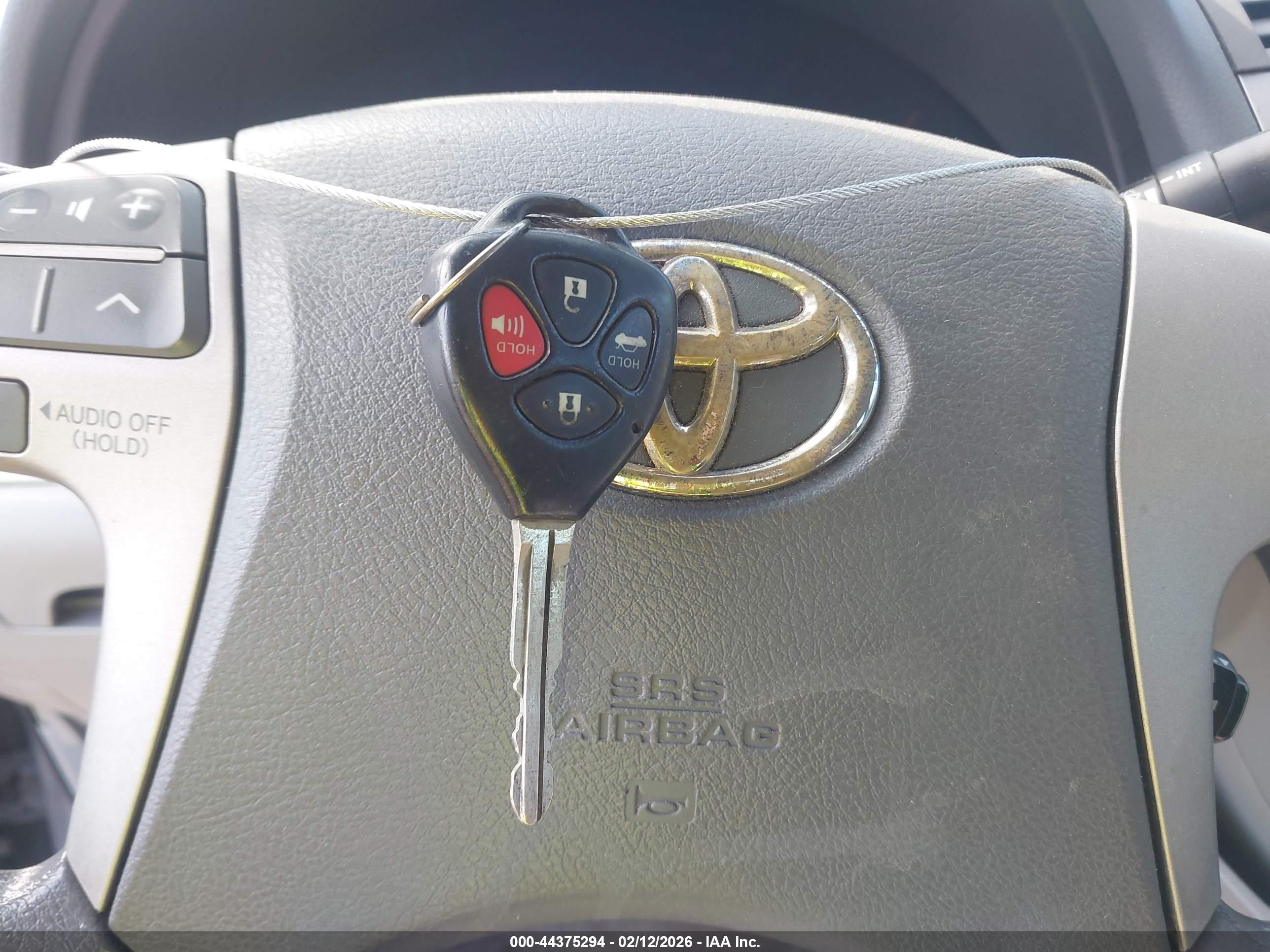 TOYOTA CAMRY image 11