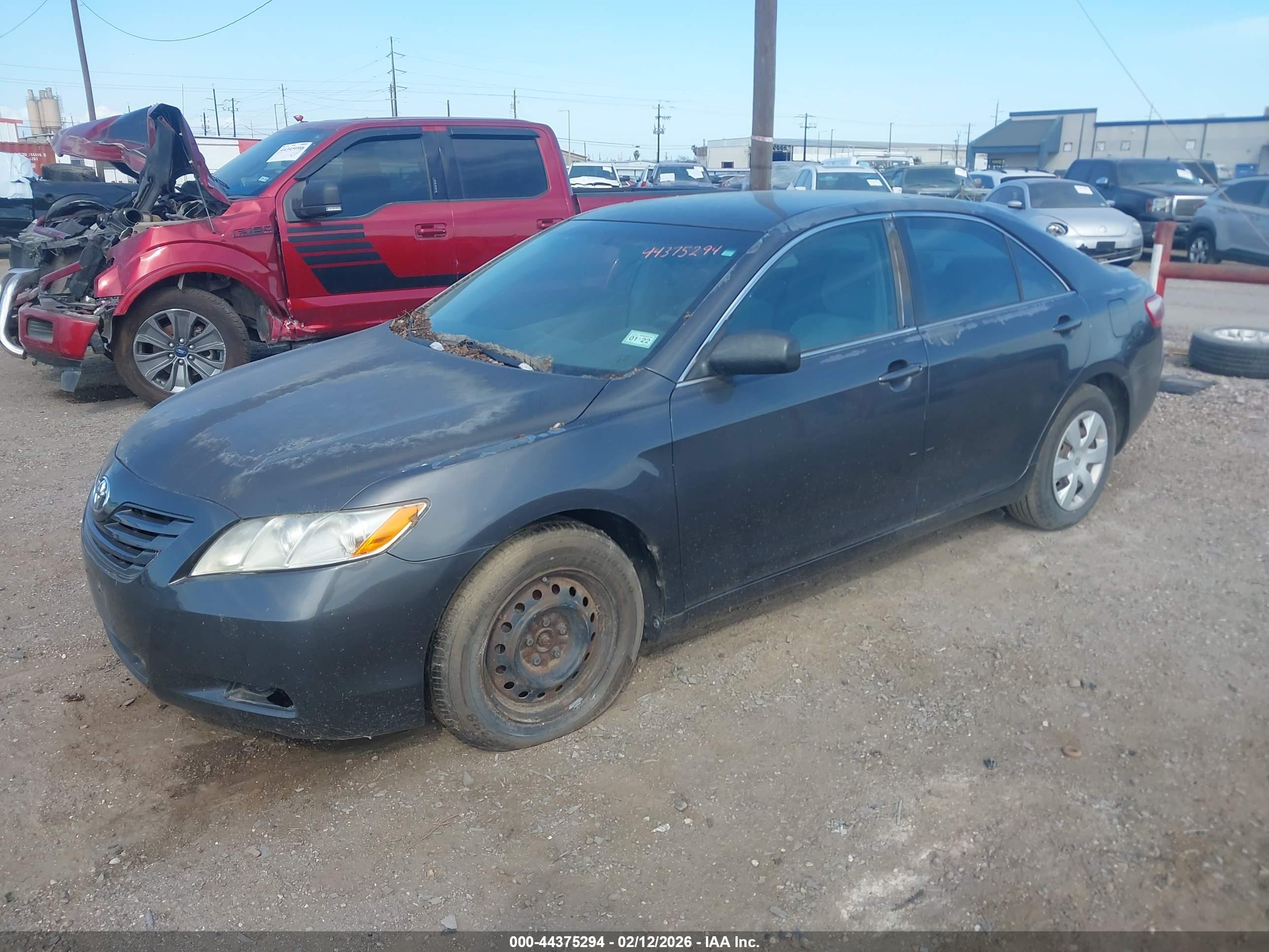 TOYOTA CAMRY image 2
