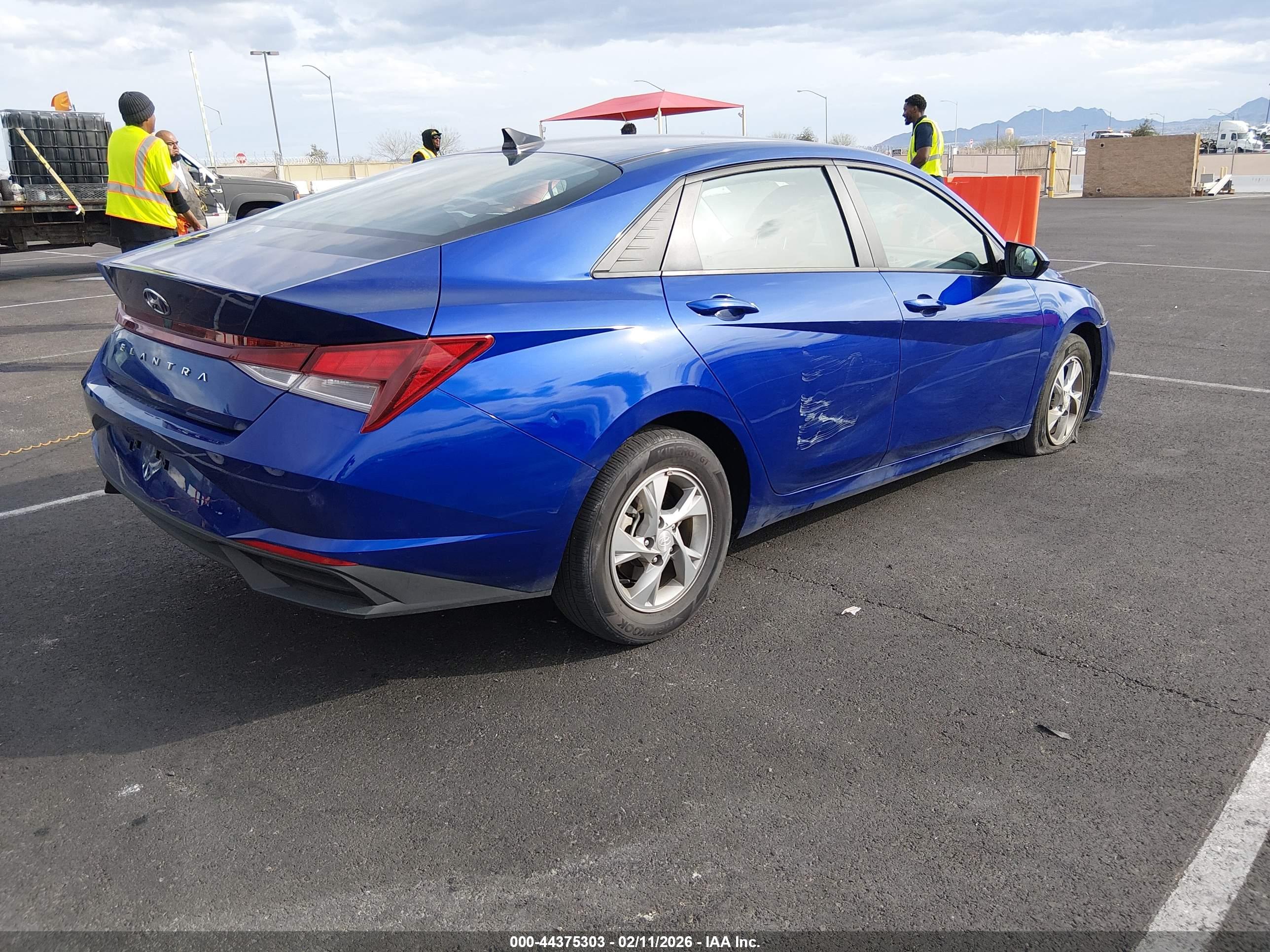 HYUNDAI ELANTRA image 4