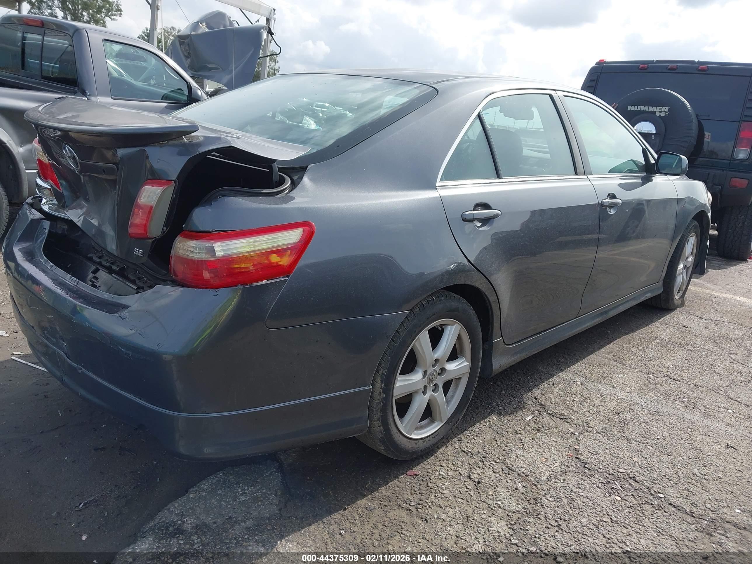 TOYOTA CAMRY image 4
