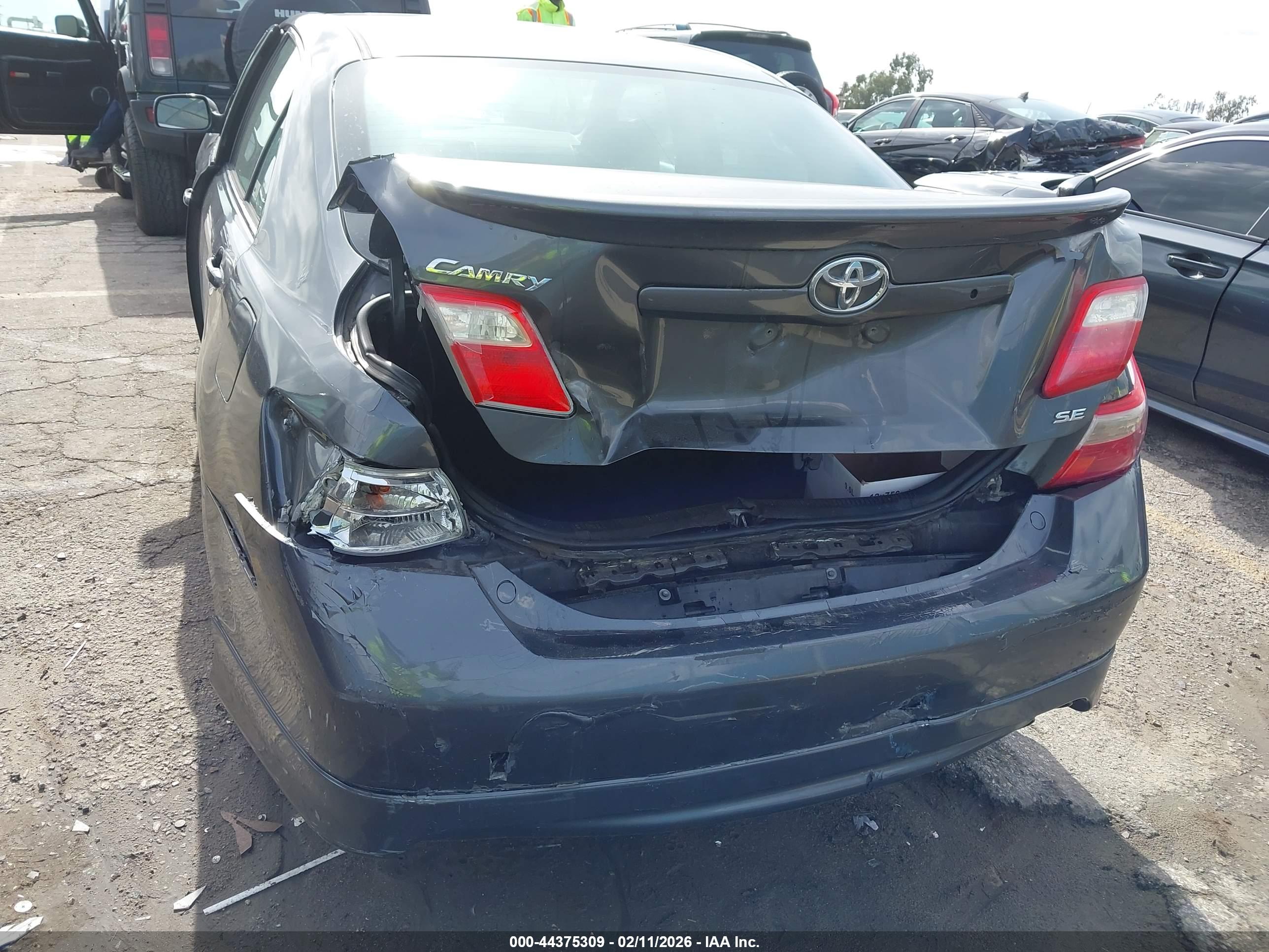 TOYOTA CAMRY image 6