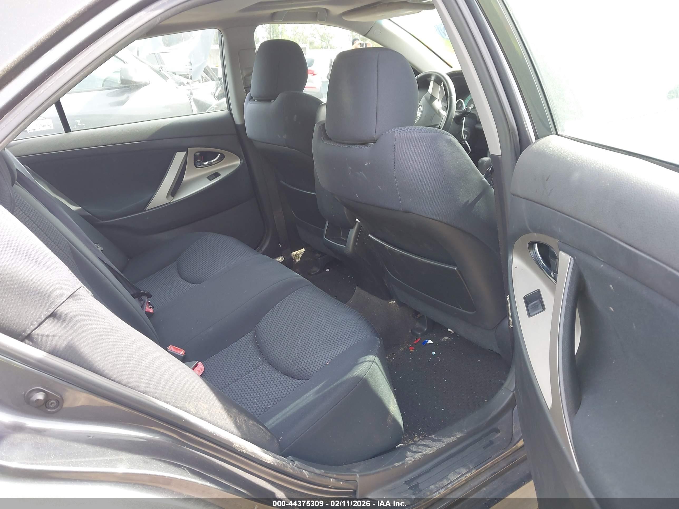TOYOTA CAMRY image 8