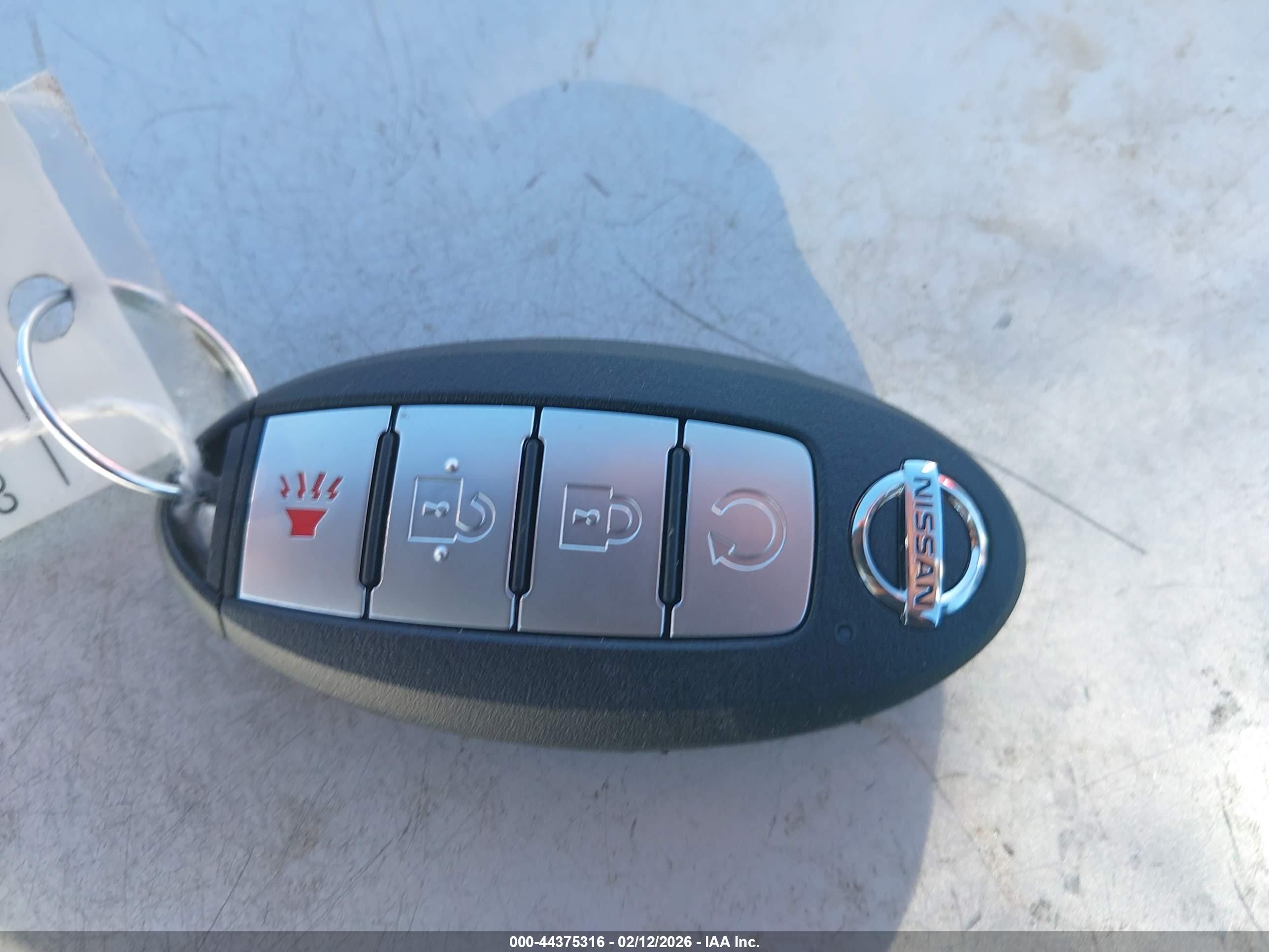 NISSAN ROGUE image 11
