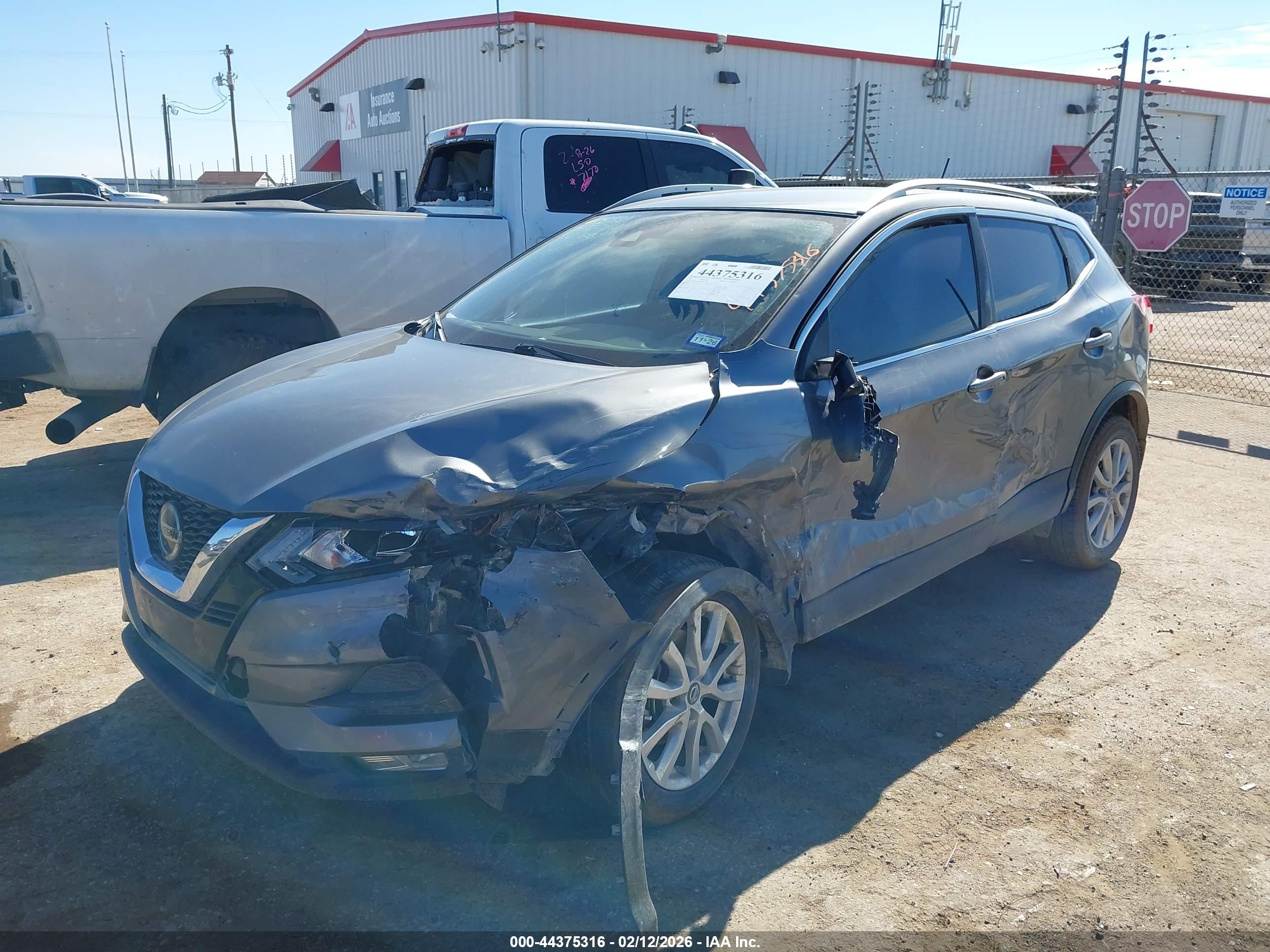 NISSAN ROGUE image 2