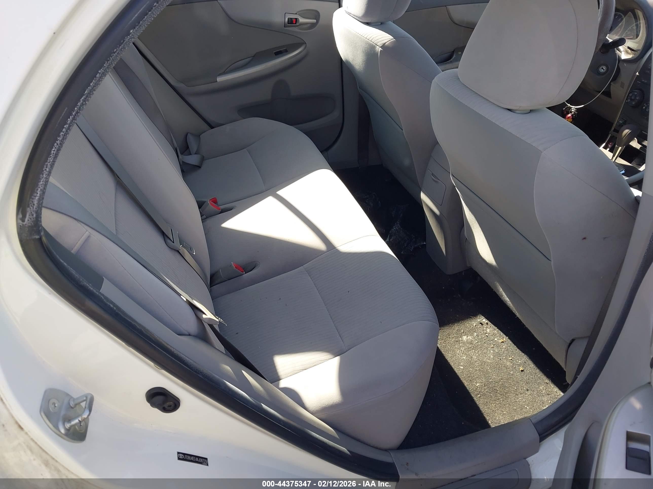TOYOTA COROLLA image 8